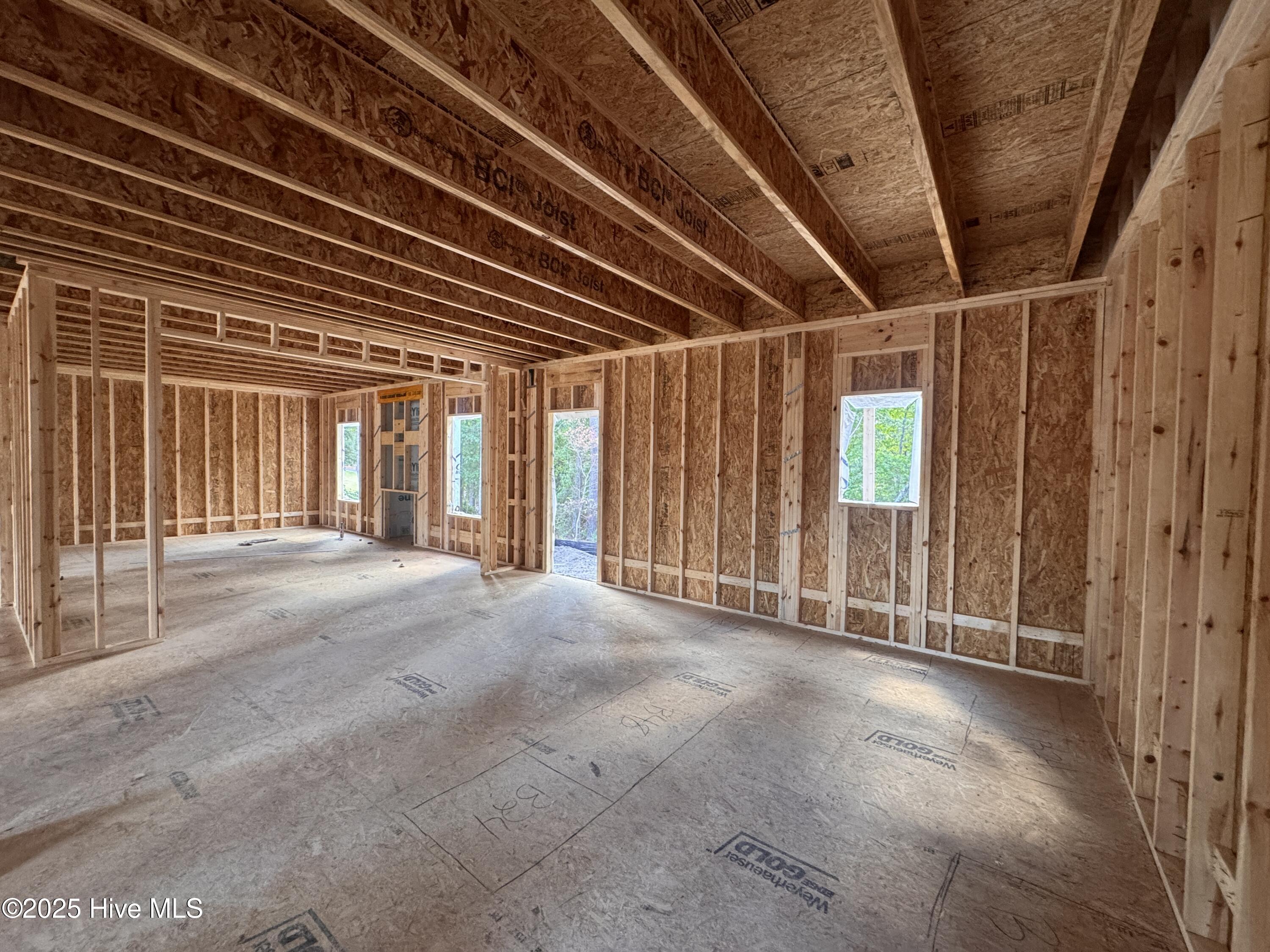 428 Redwater Trail, 596