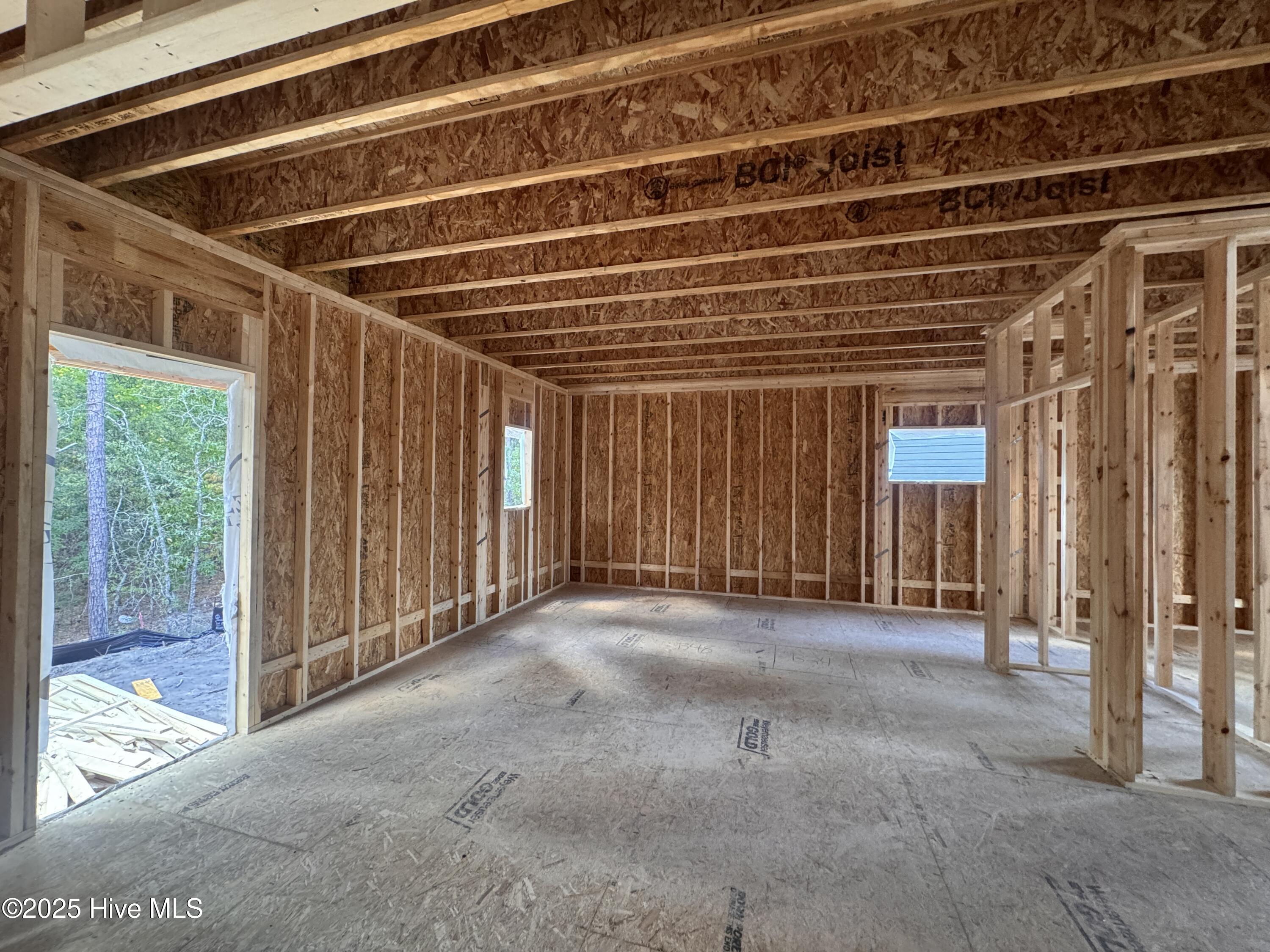 428 Redwater Trail, 596