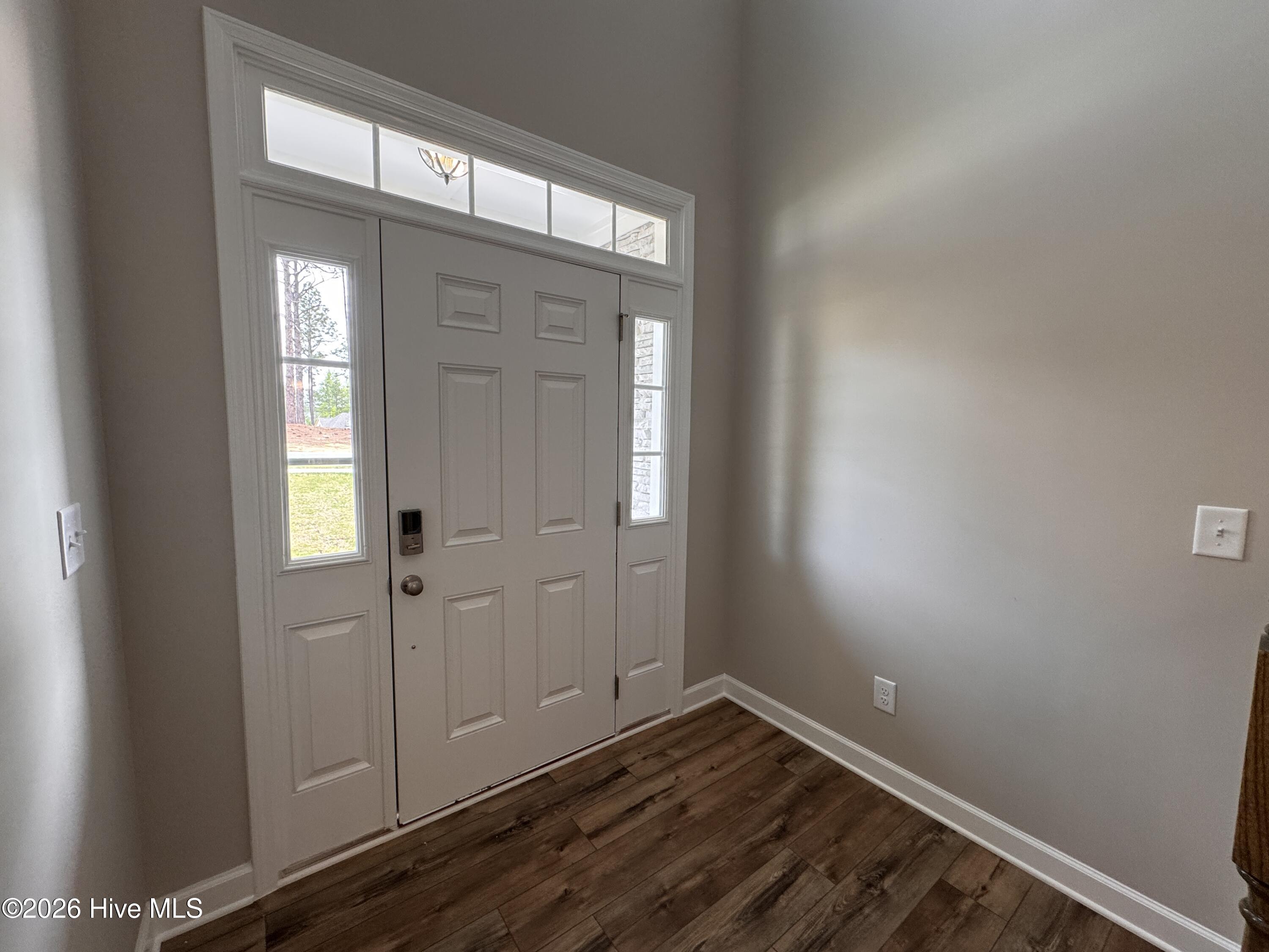 428 Redwater Trail, 596