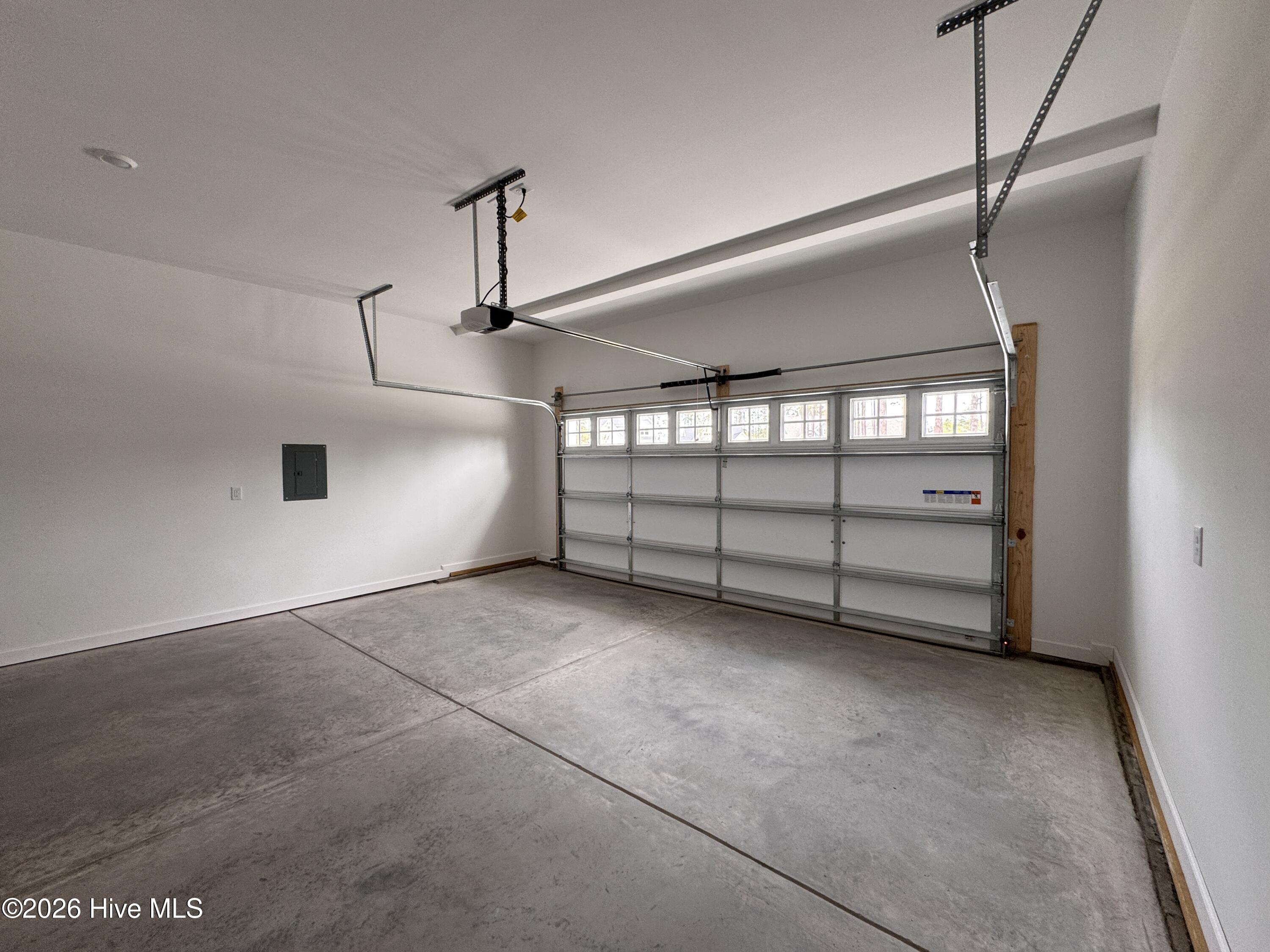 428 Redwater Trail, 596