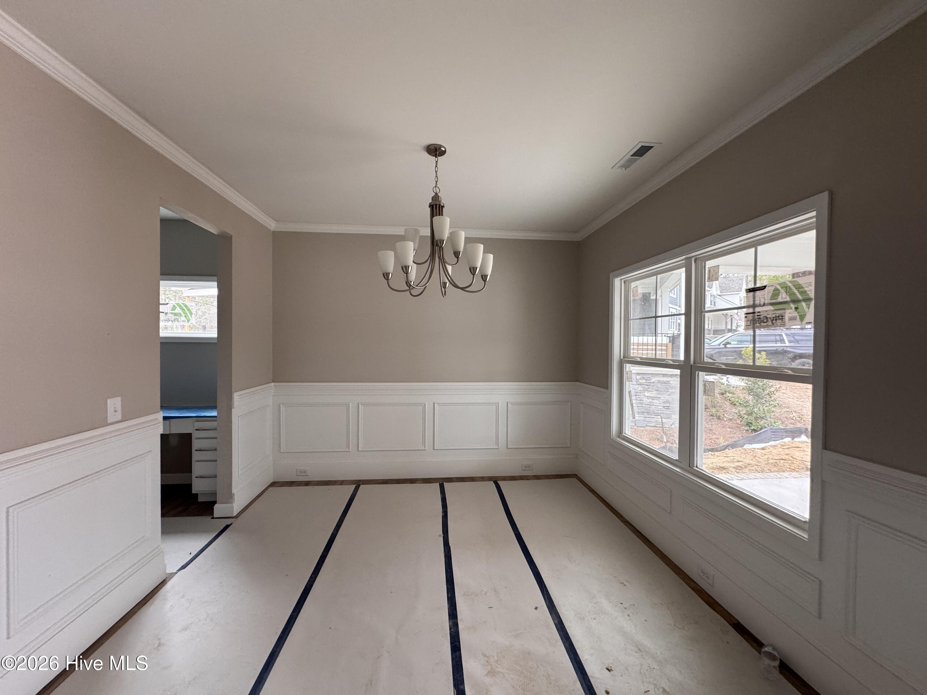 428 Redwater Trail, 596