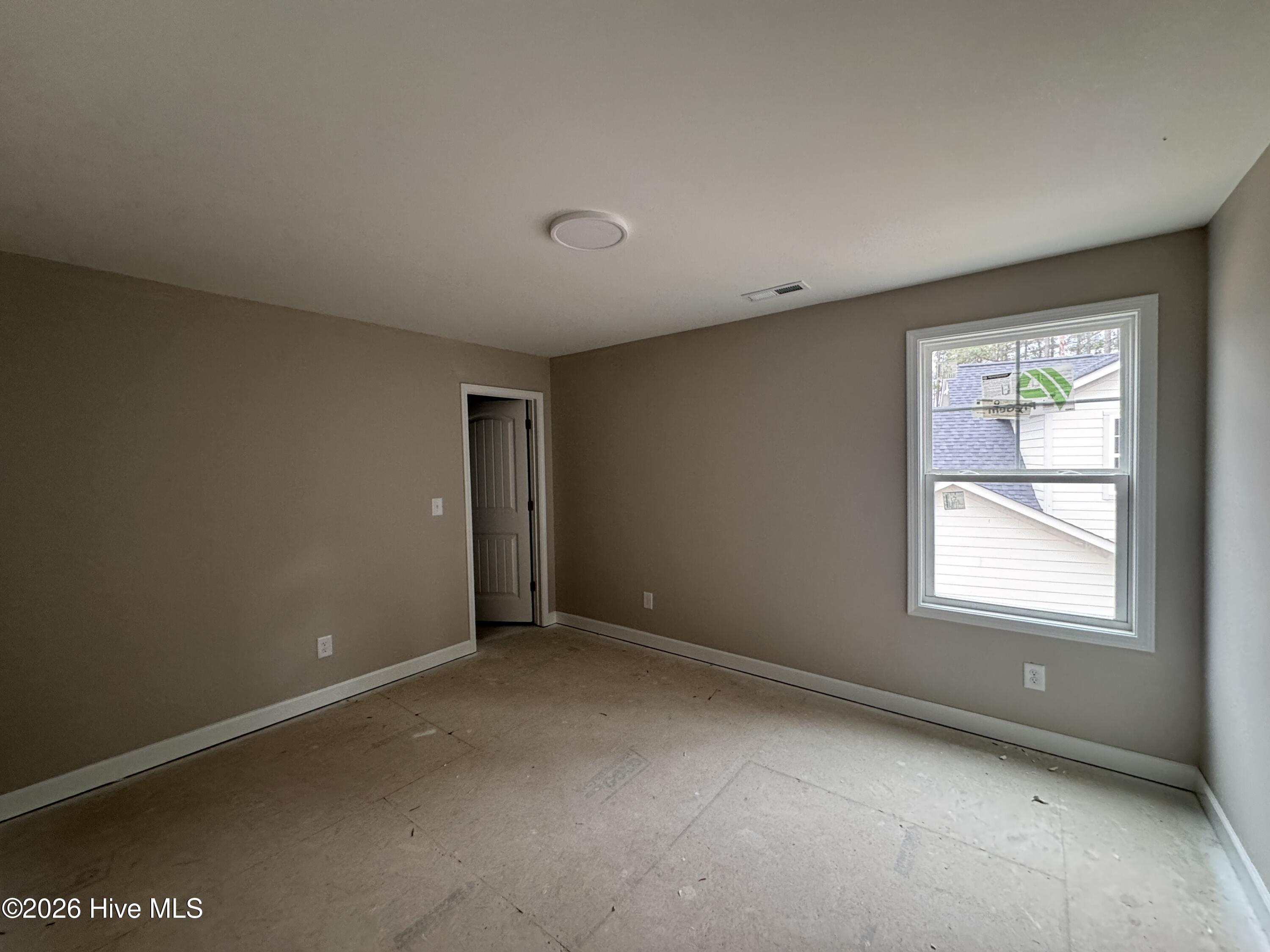 428 Redwater Trail, 596