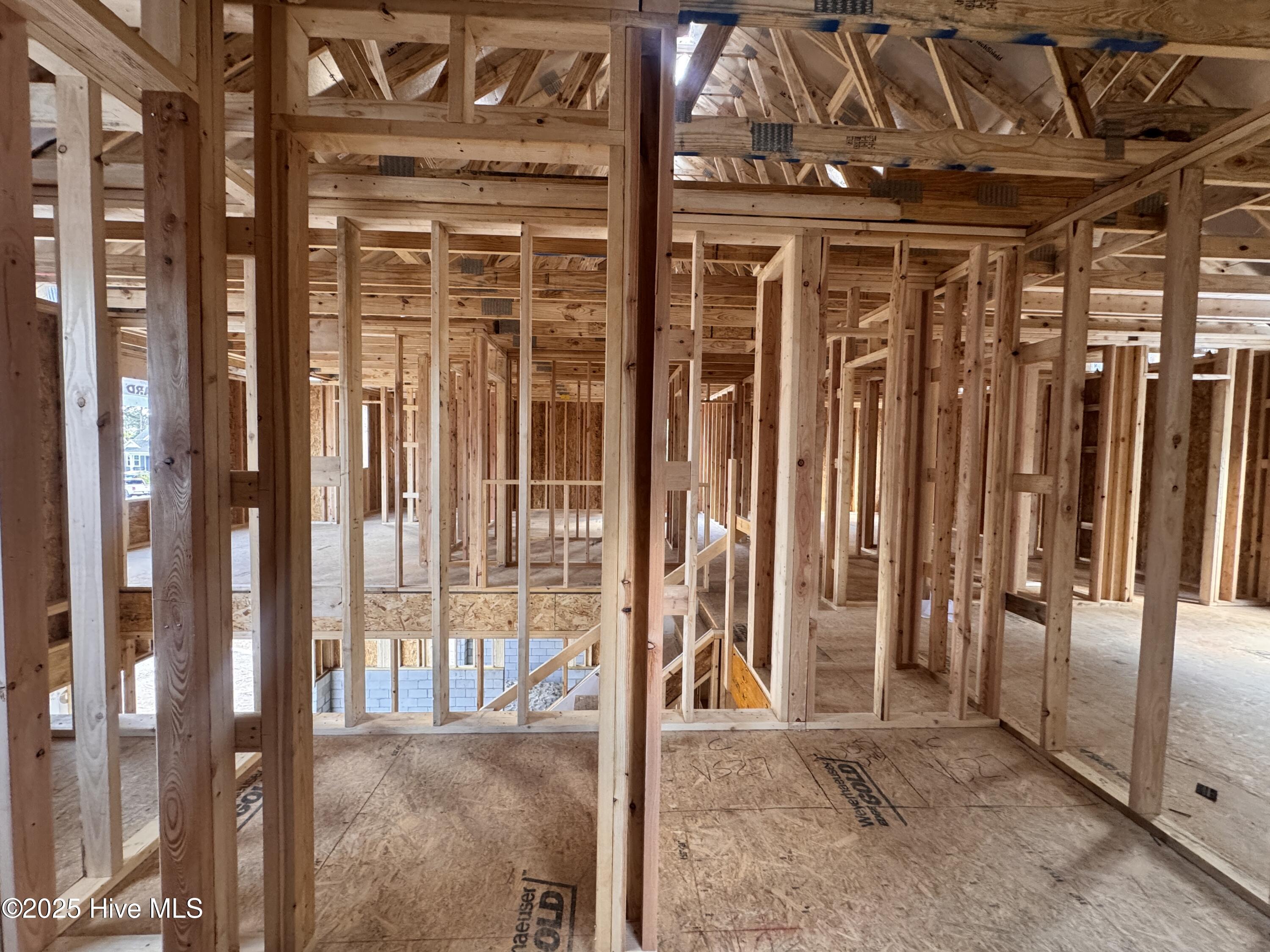 428 Redwater Trail, 596