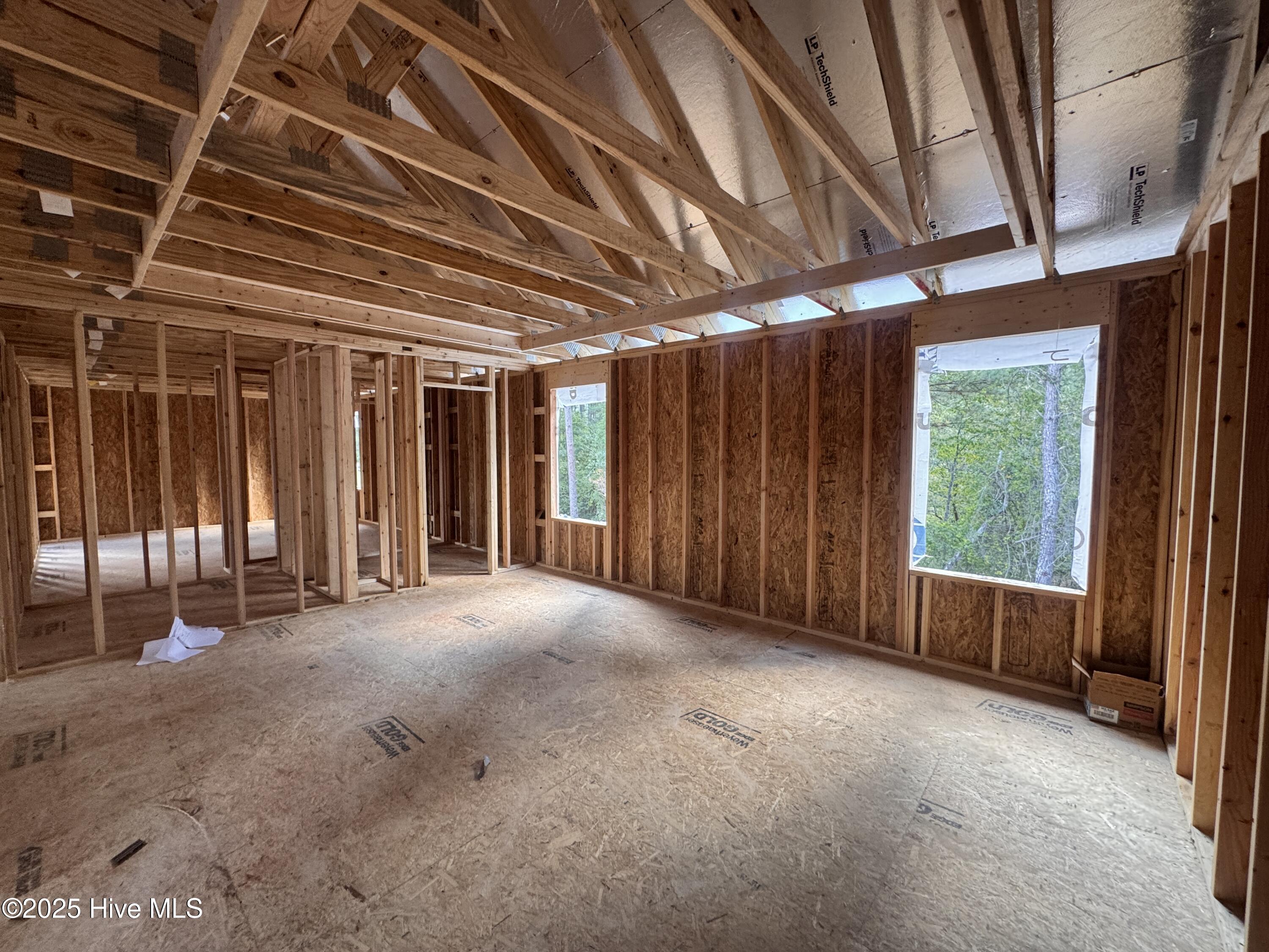 428 Redwater Trail, 596