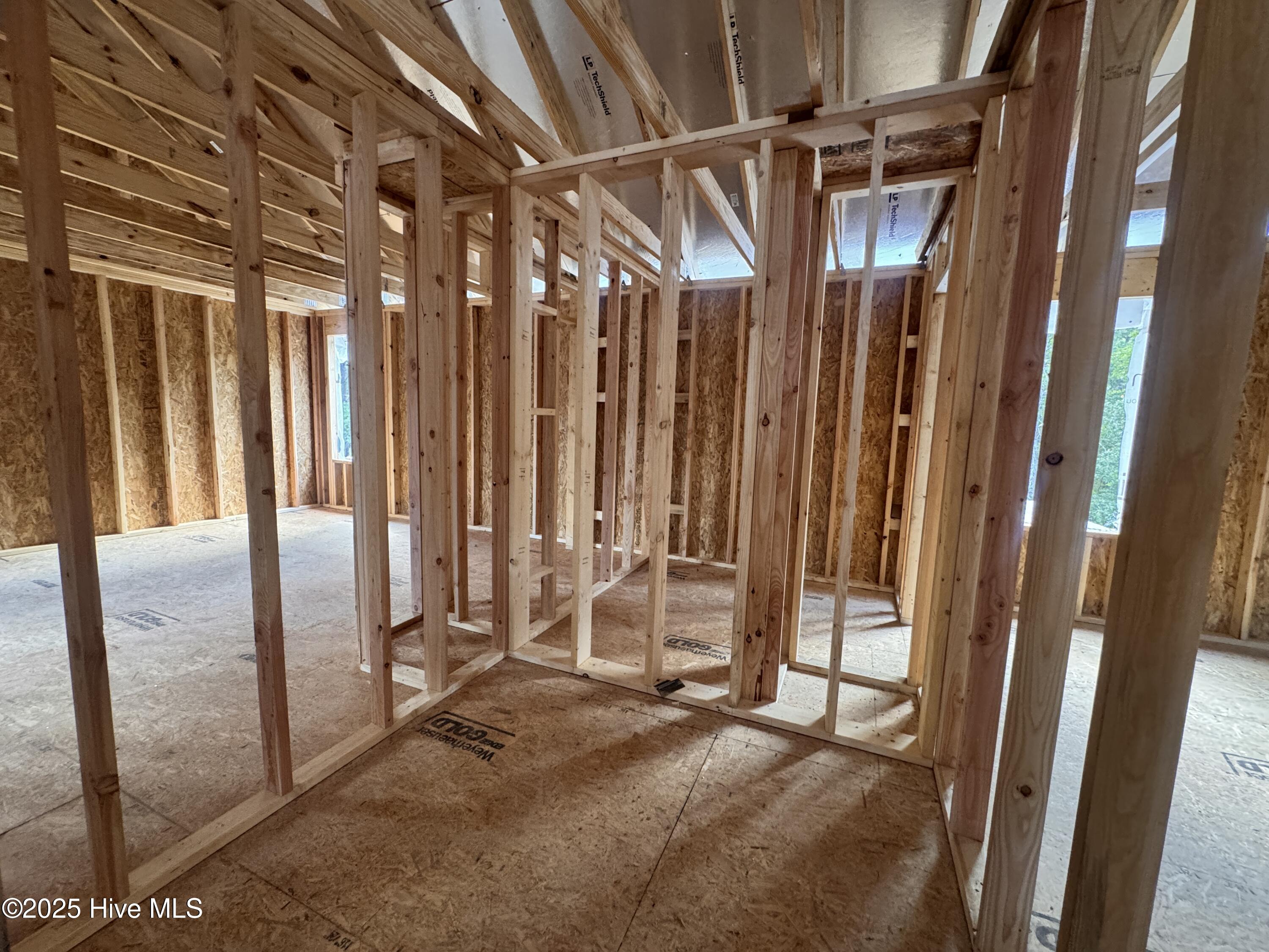 428 Redwater Trail, 596