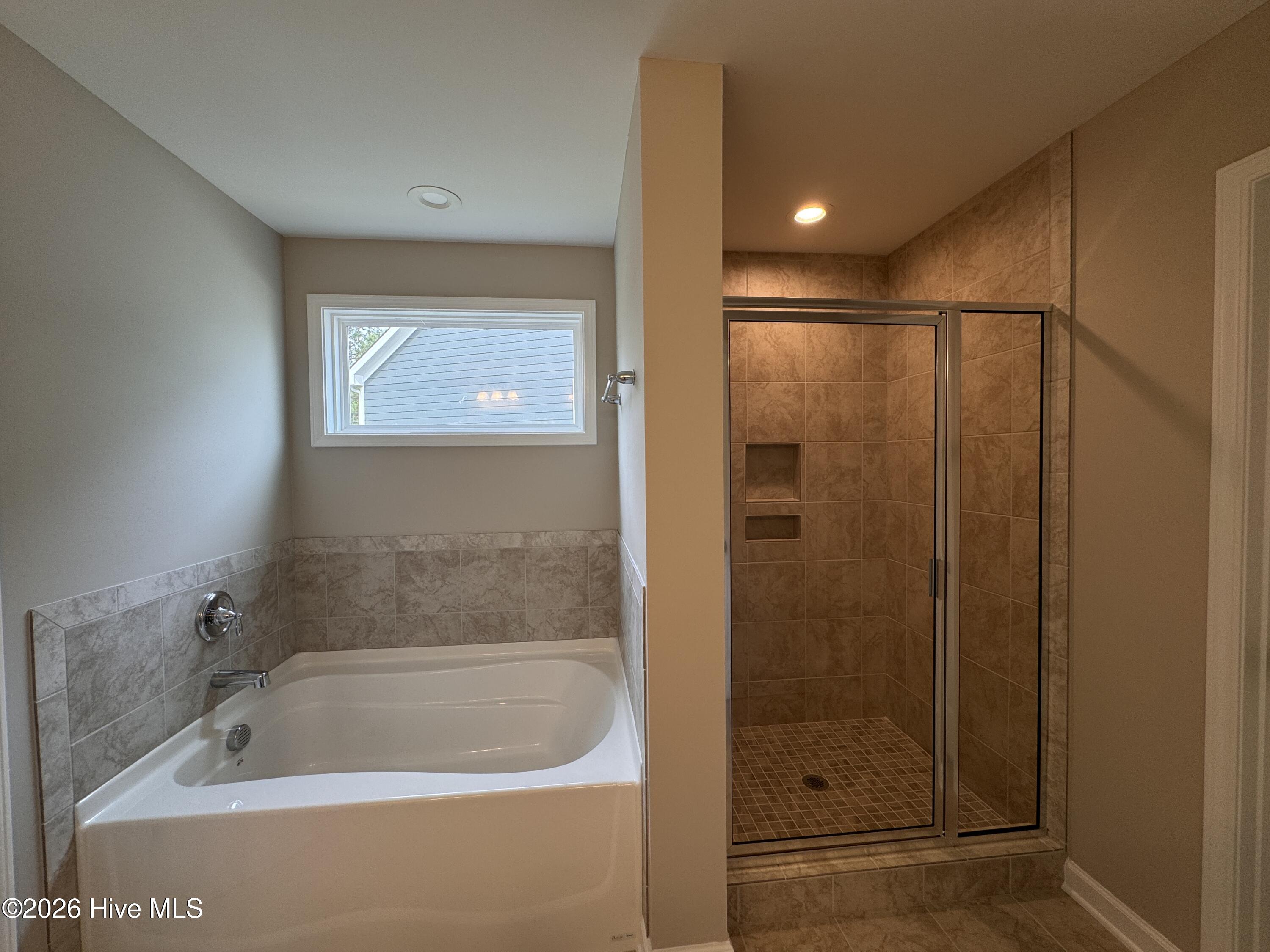 428 Redwater Trail, 596