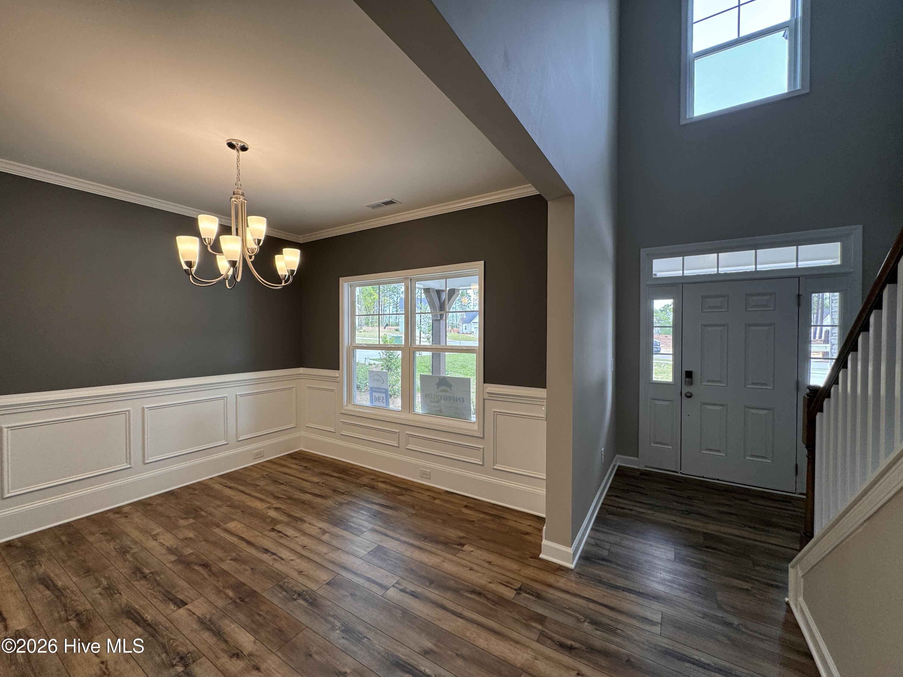 428 Redwater Trail, 596