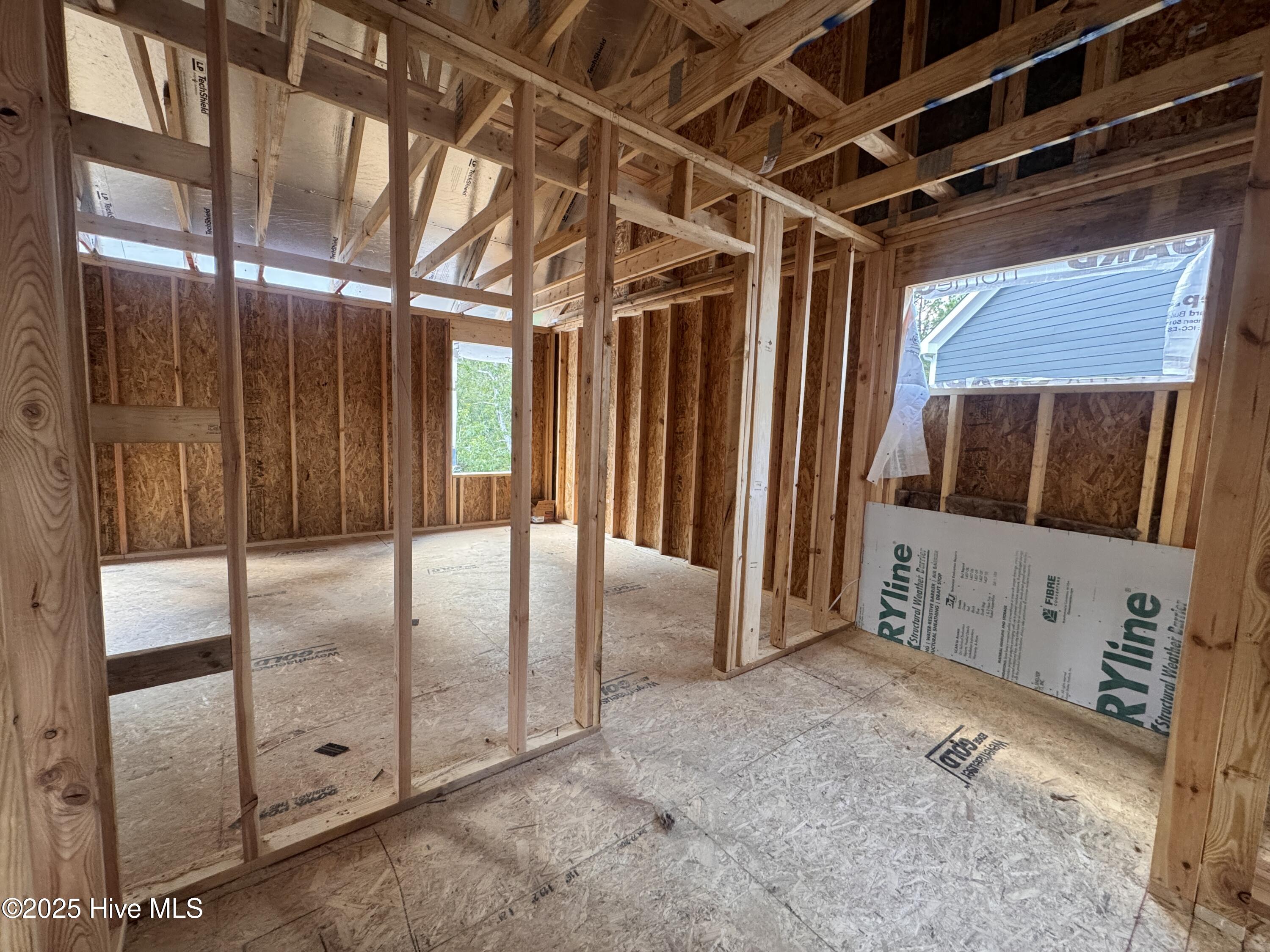 428 Redwater Trail, 596