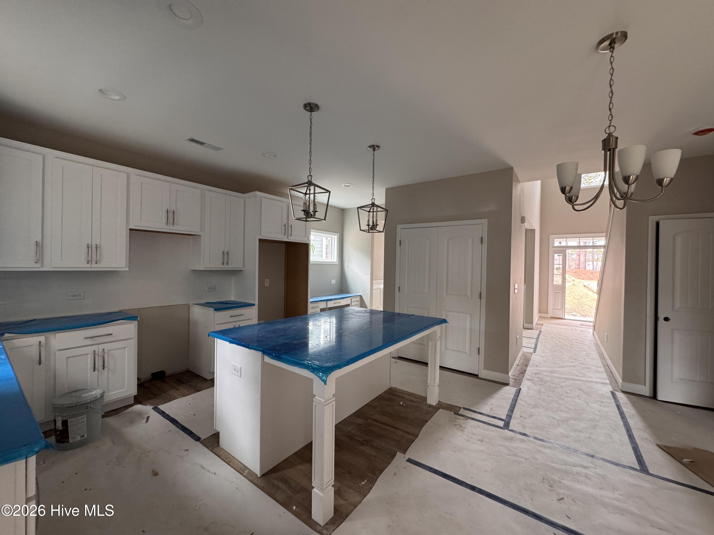 428 Redwater Trail, 596