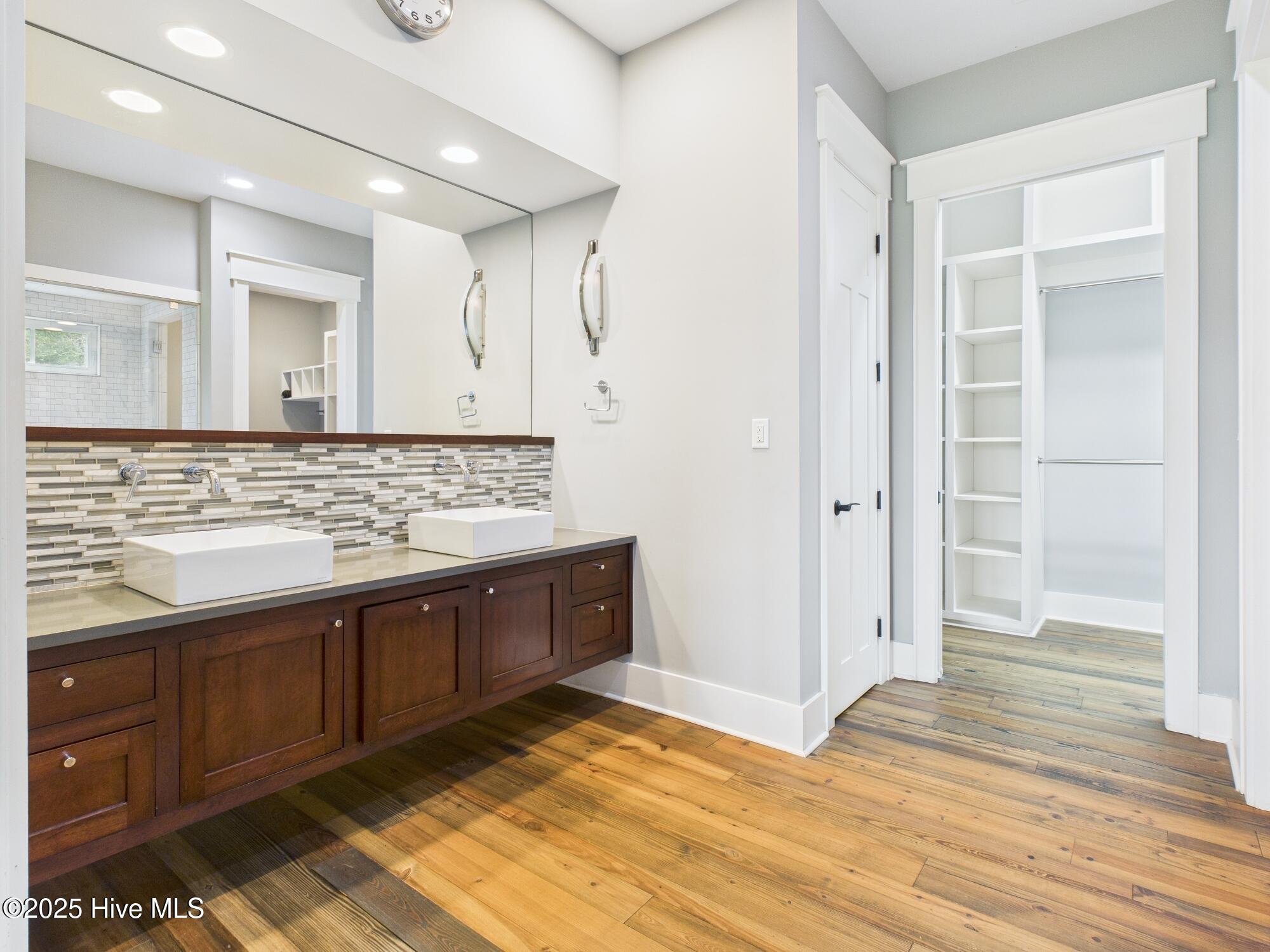 1000 Lakebay Road