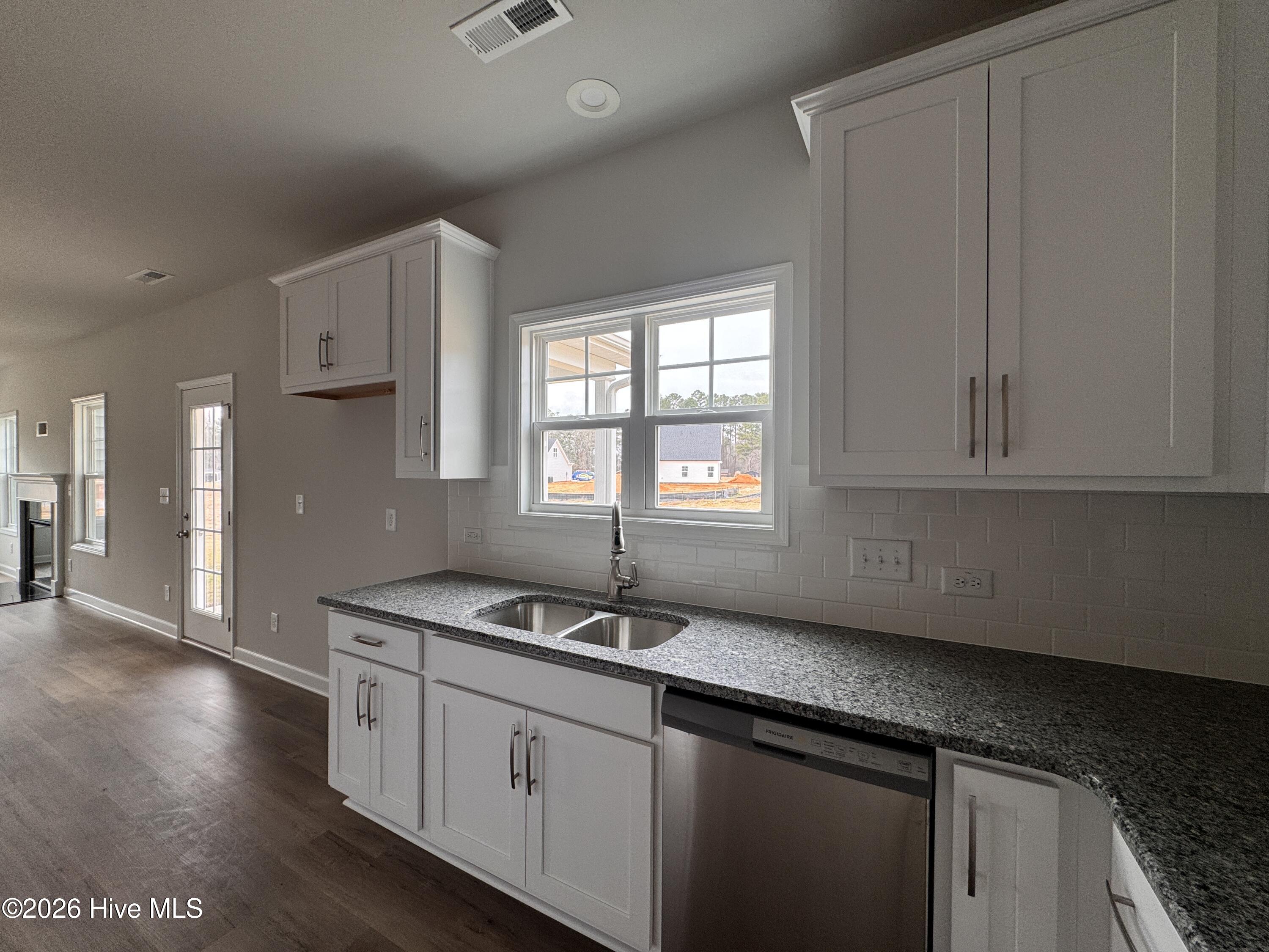 665 Long Point Road, 60