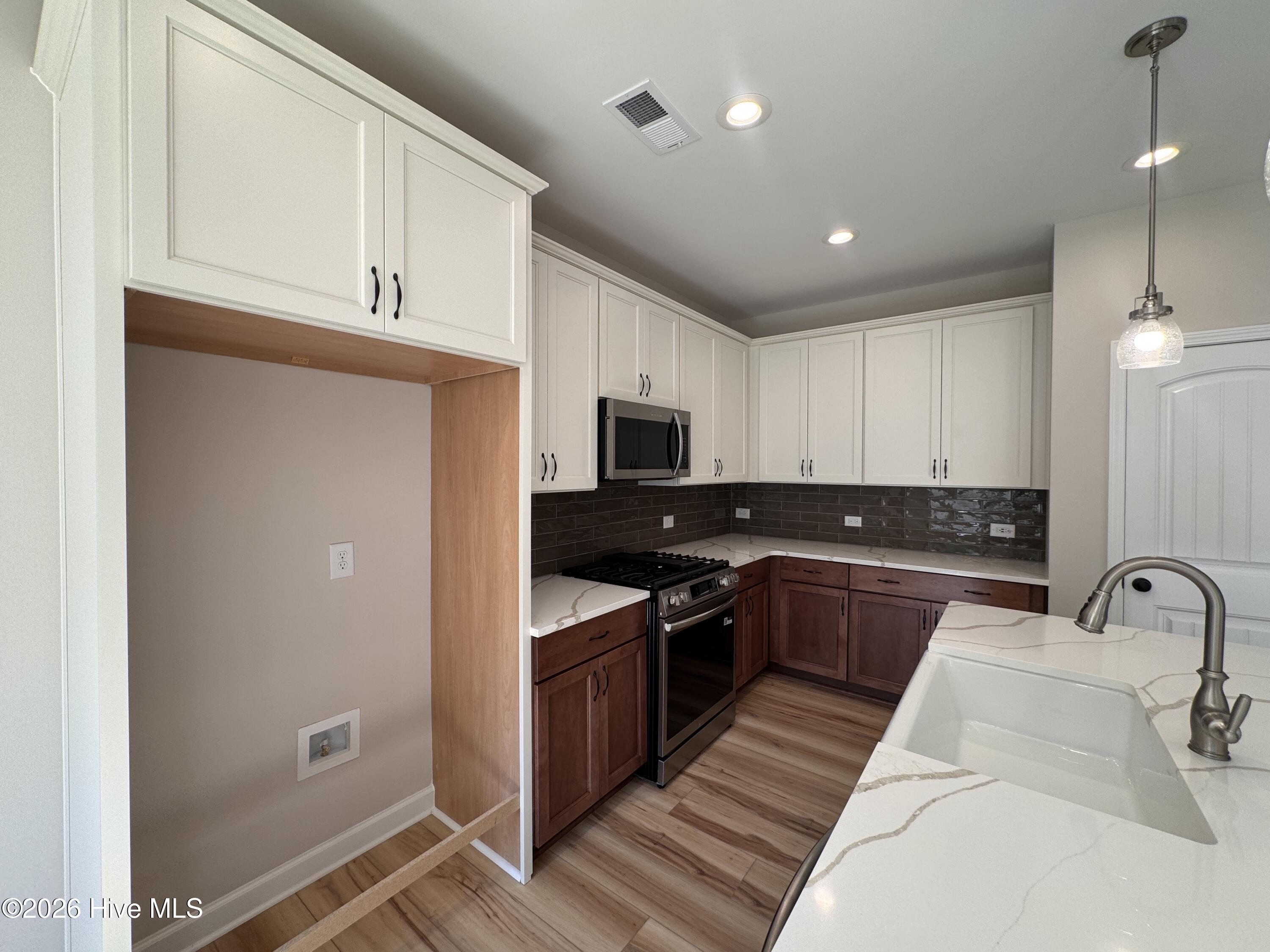 261 Rough Ridge Trail, 22