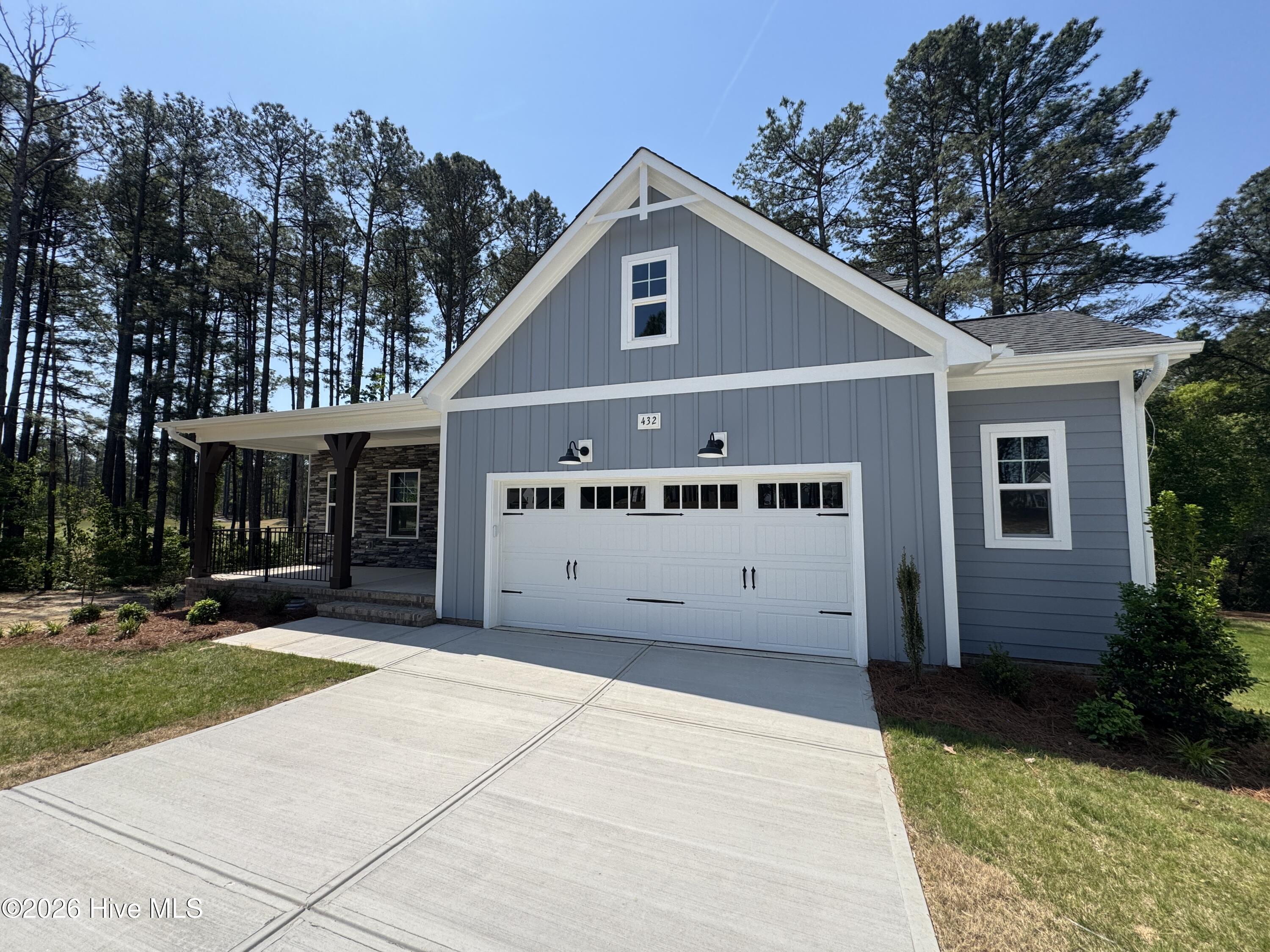 432 Redwater Trail, 595