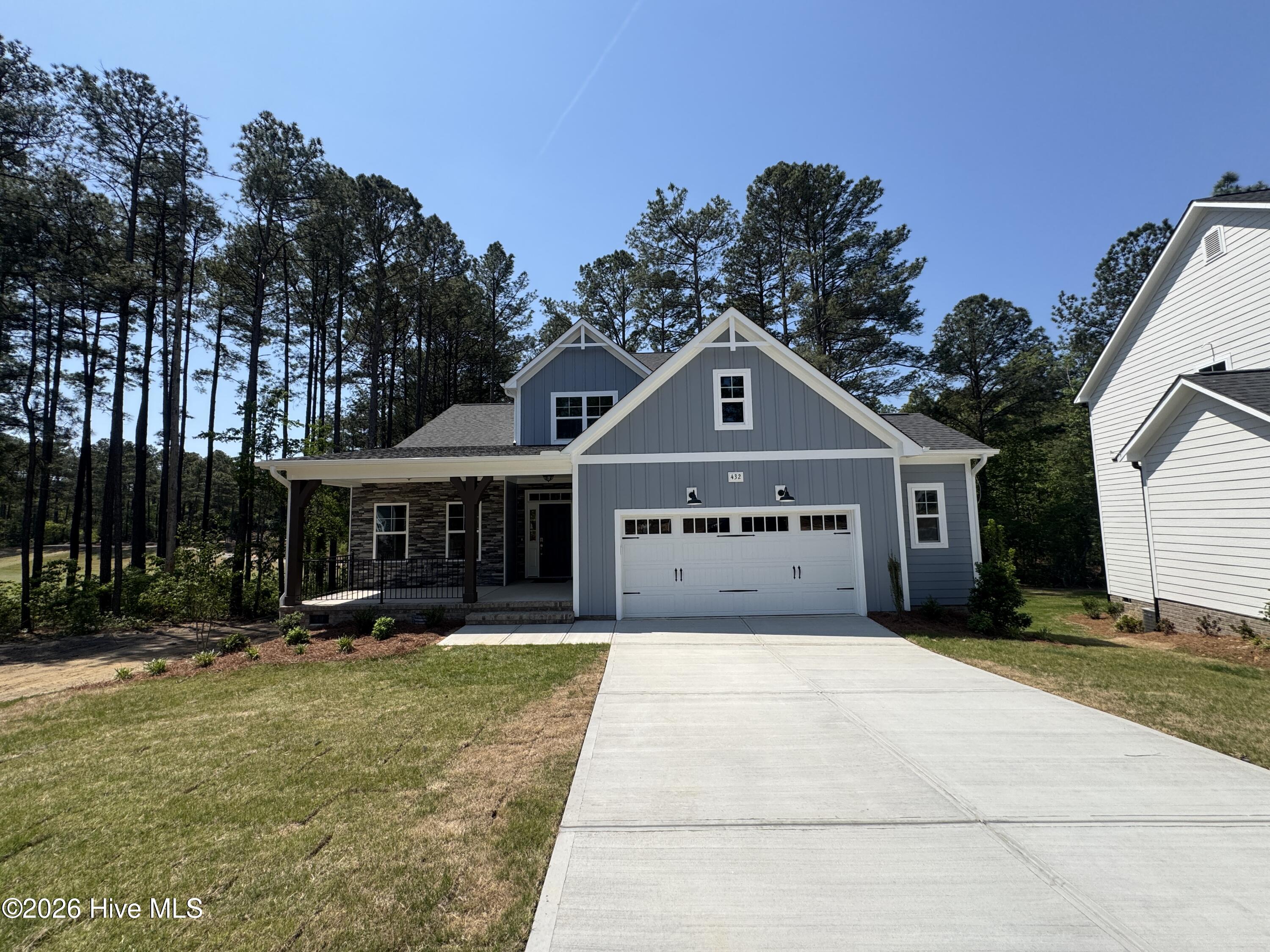 432 Redwater Trail, 595