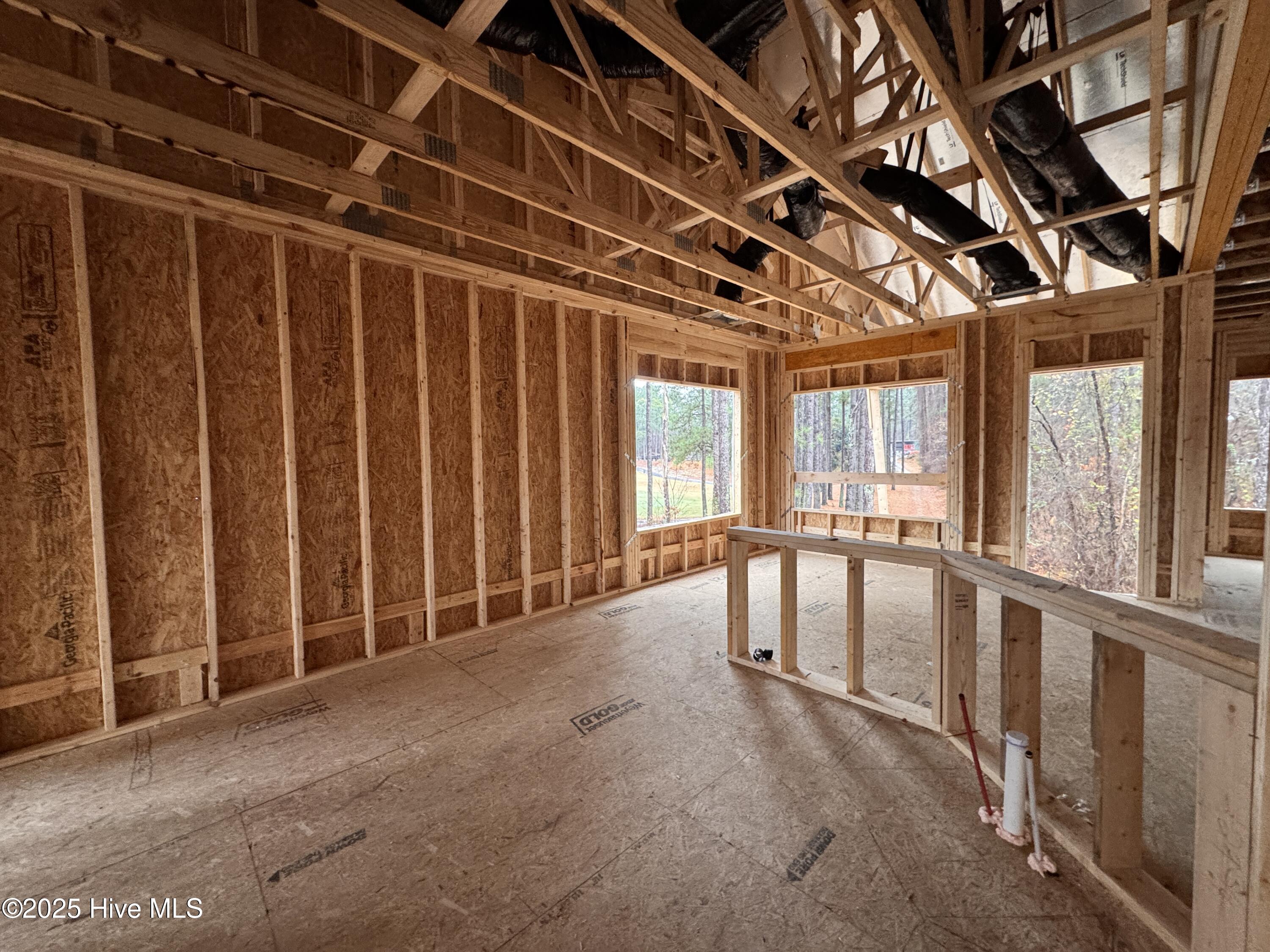 432 Redwater Trail, 595