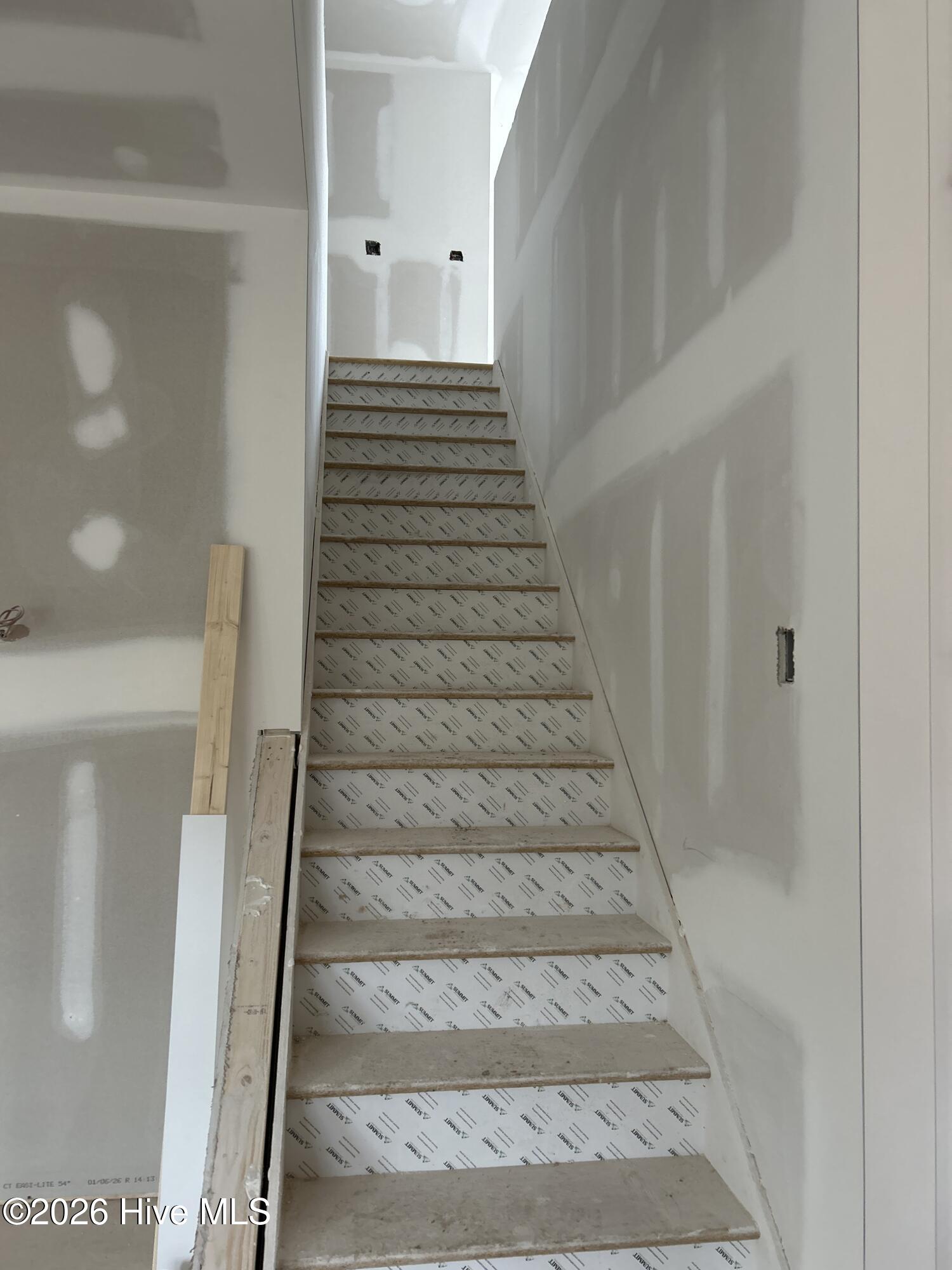 432 Redwater Trail, 595