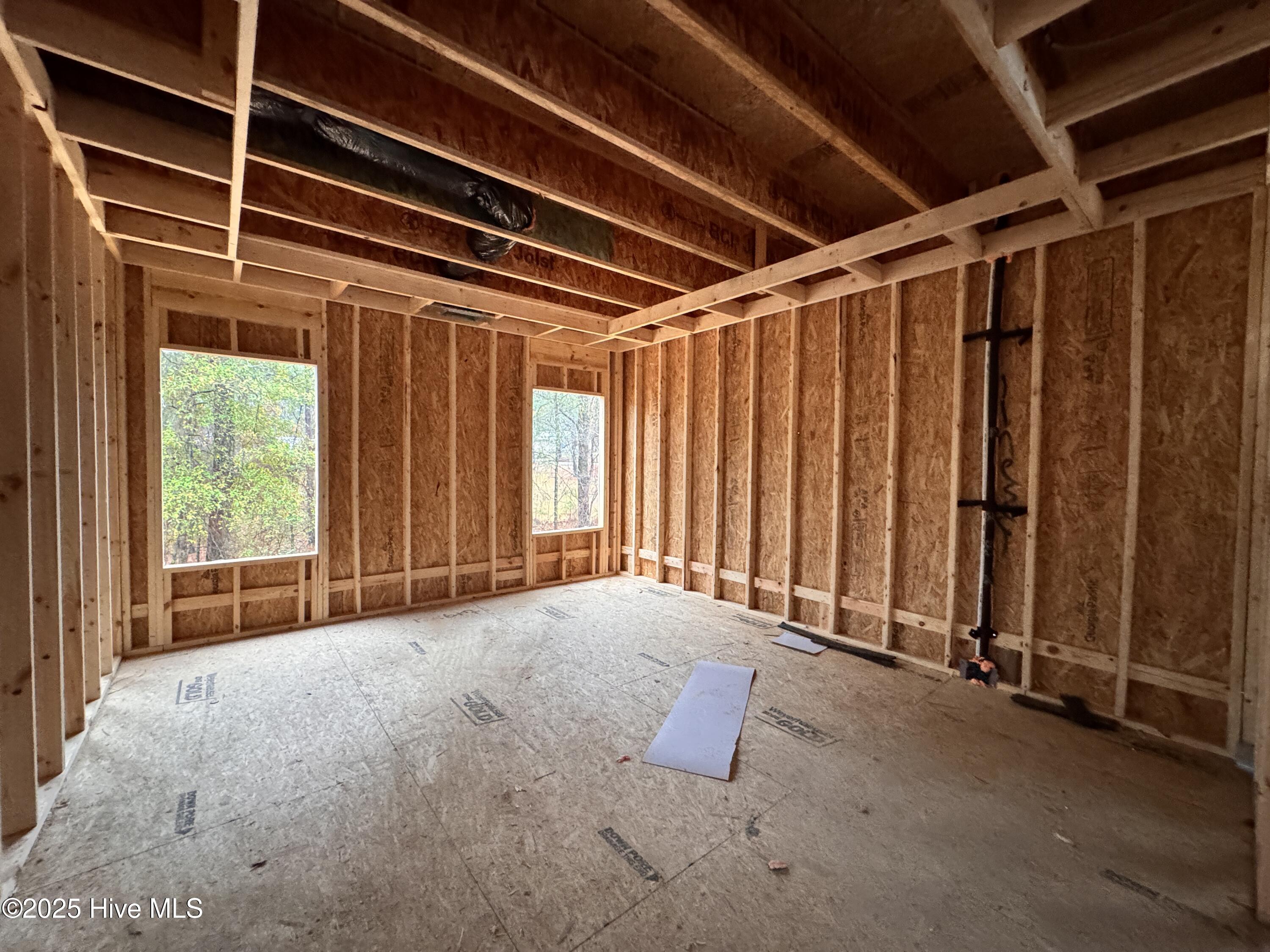 432 Redwater Trail, 595