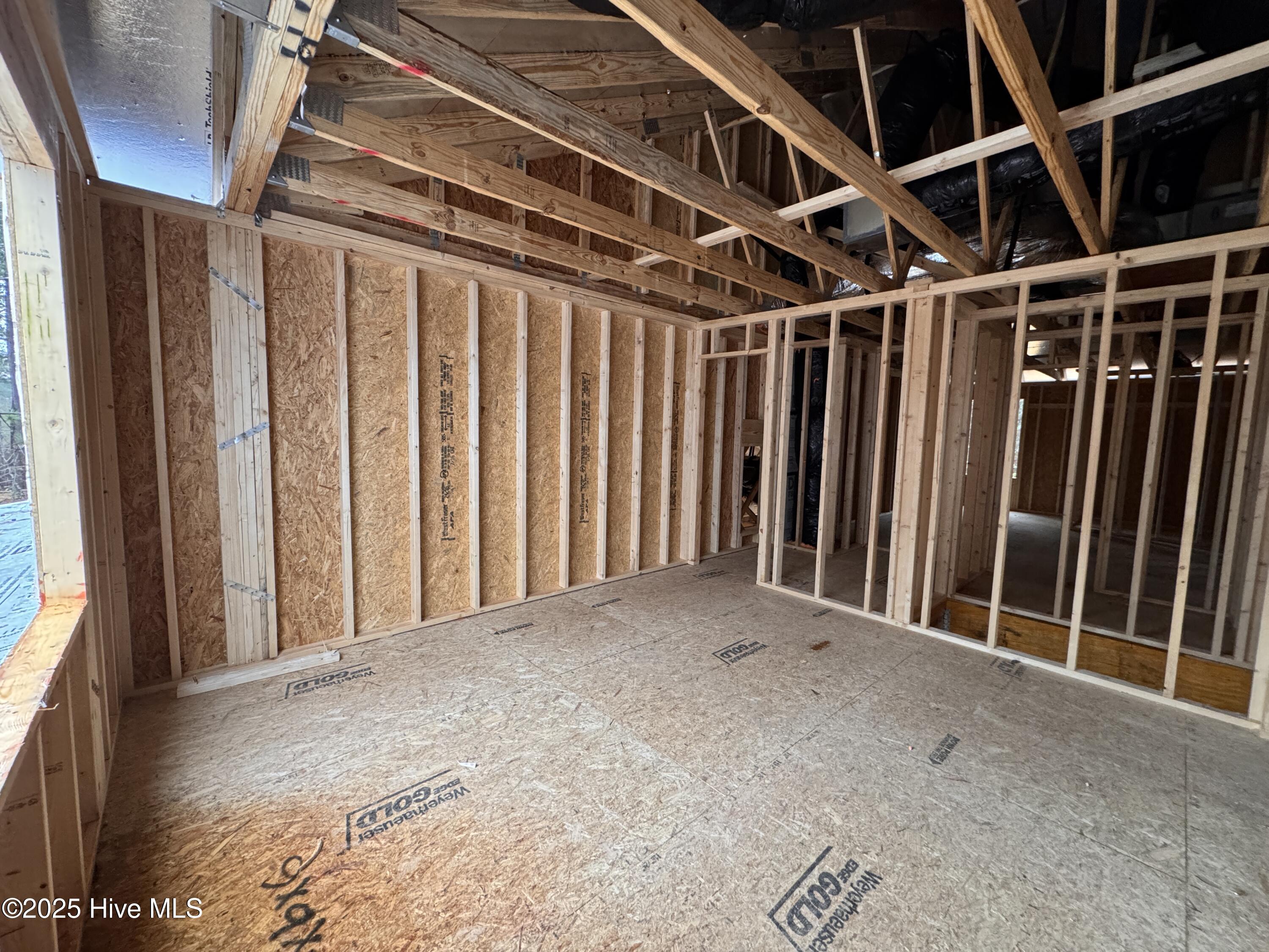 432 Redwater Trail, 595