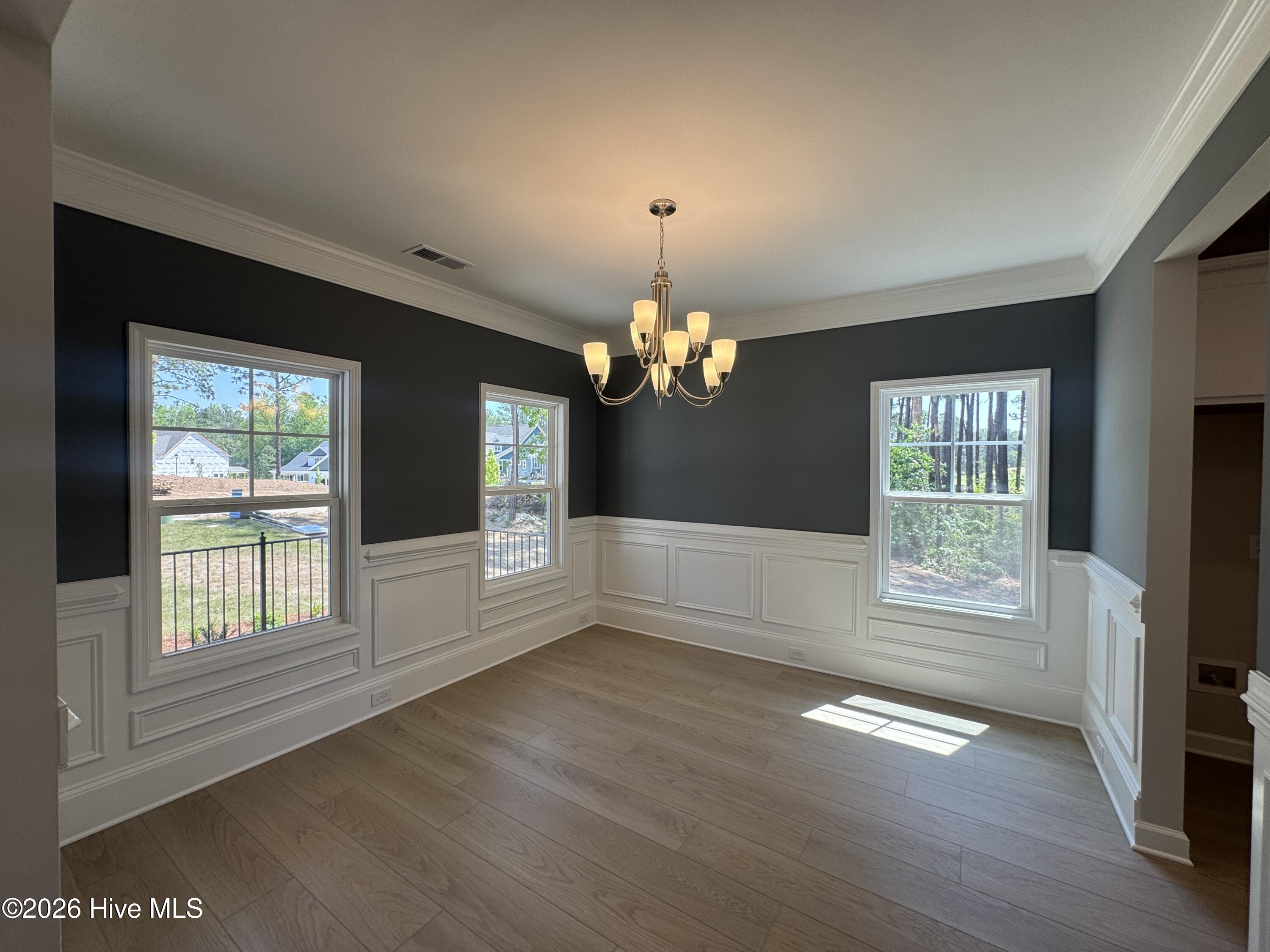 432 Redwater Trail, 595