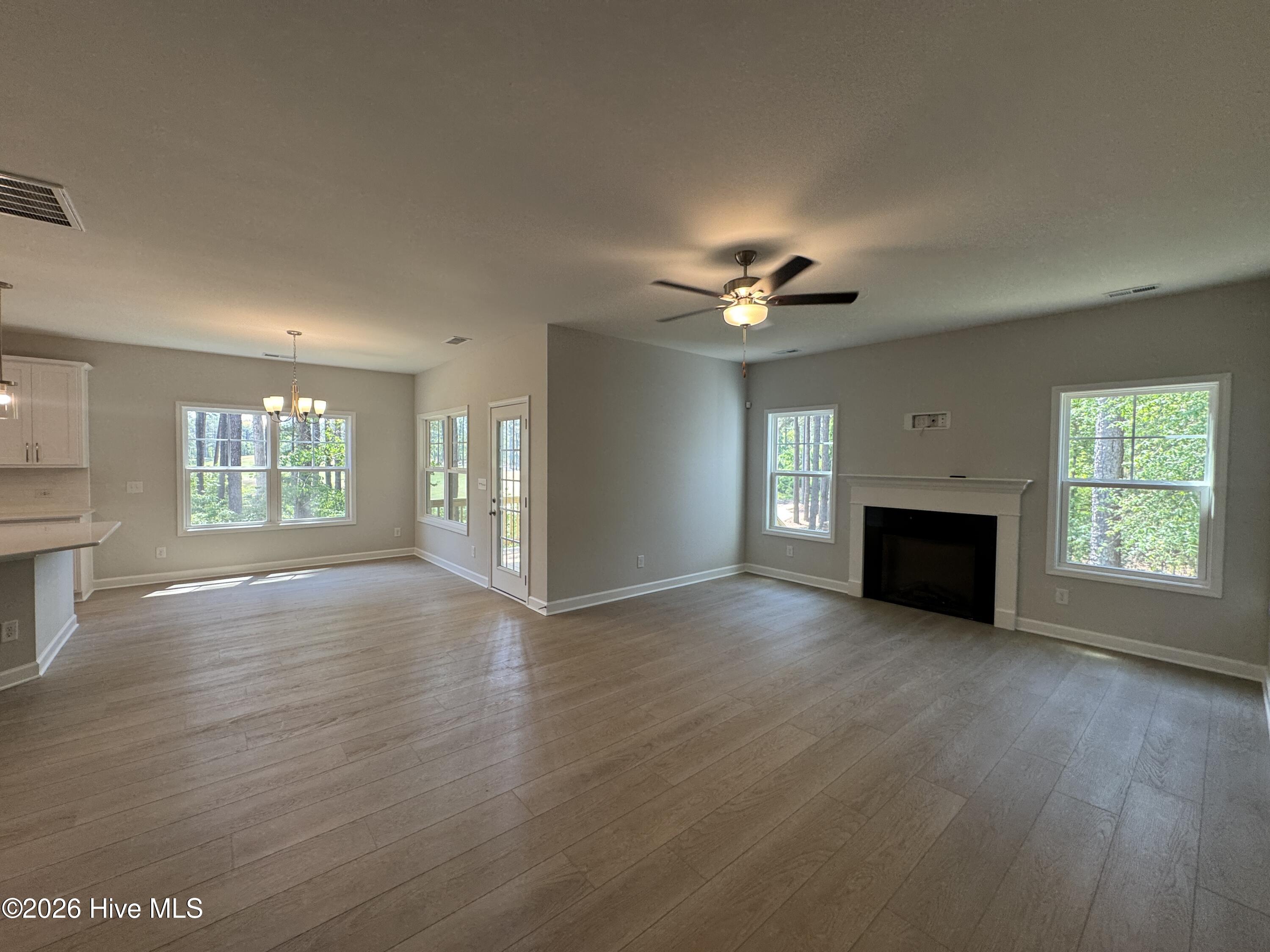 432 Redwater Trail, 595