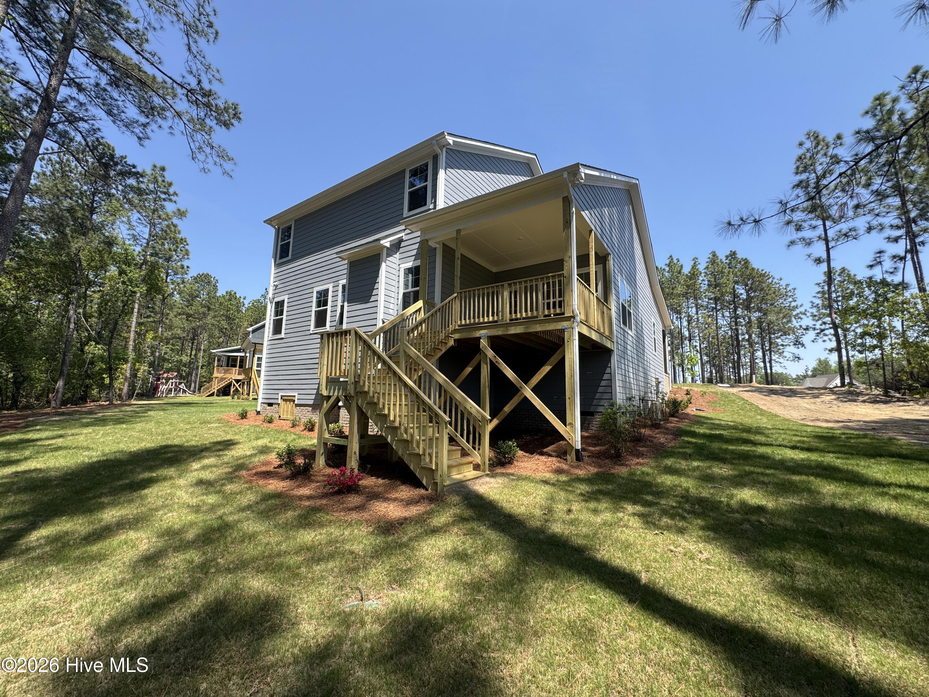 432 Redwater Trail, 595