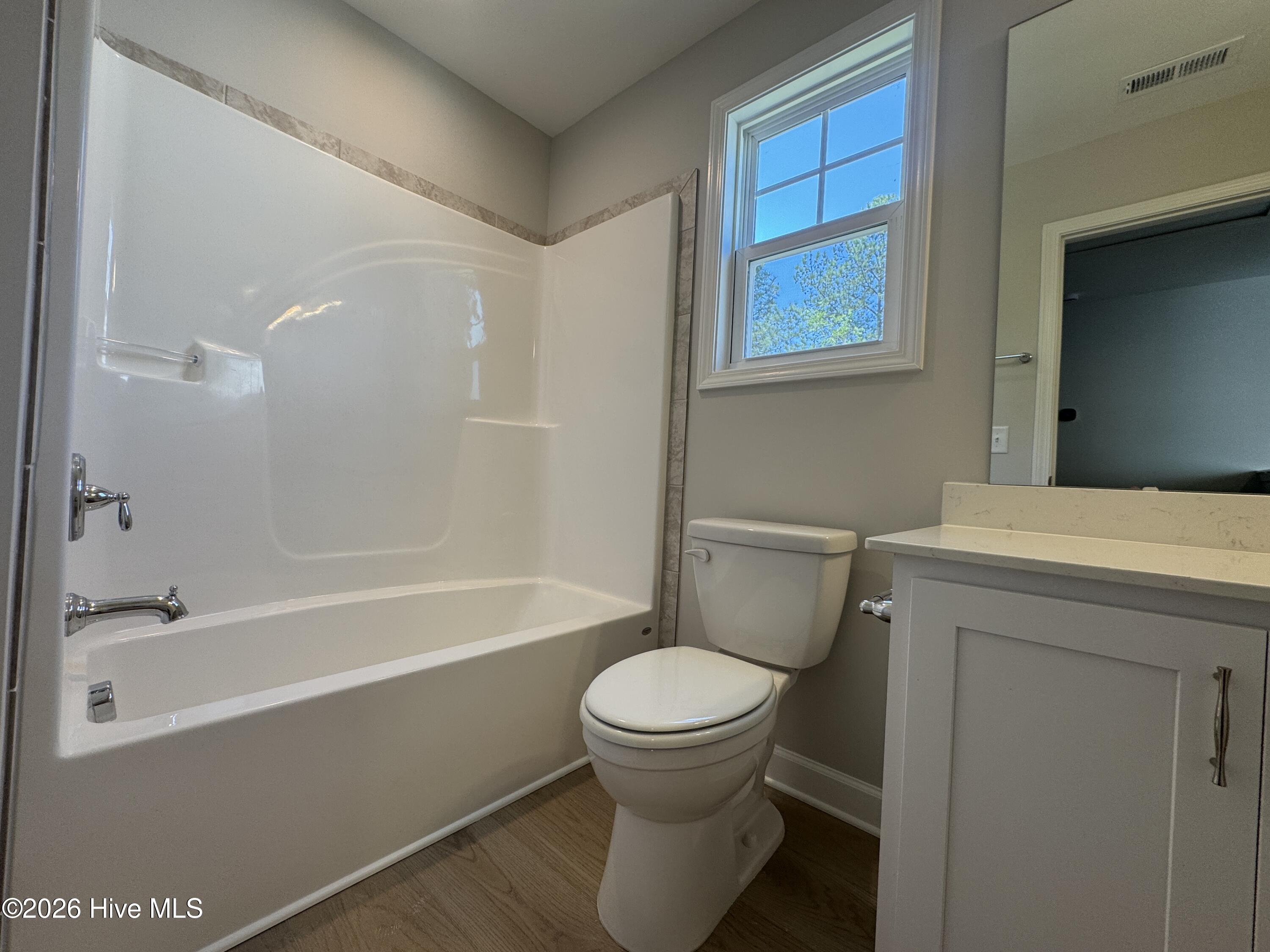 432 Redwater Trail, 595