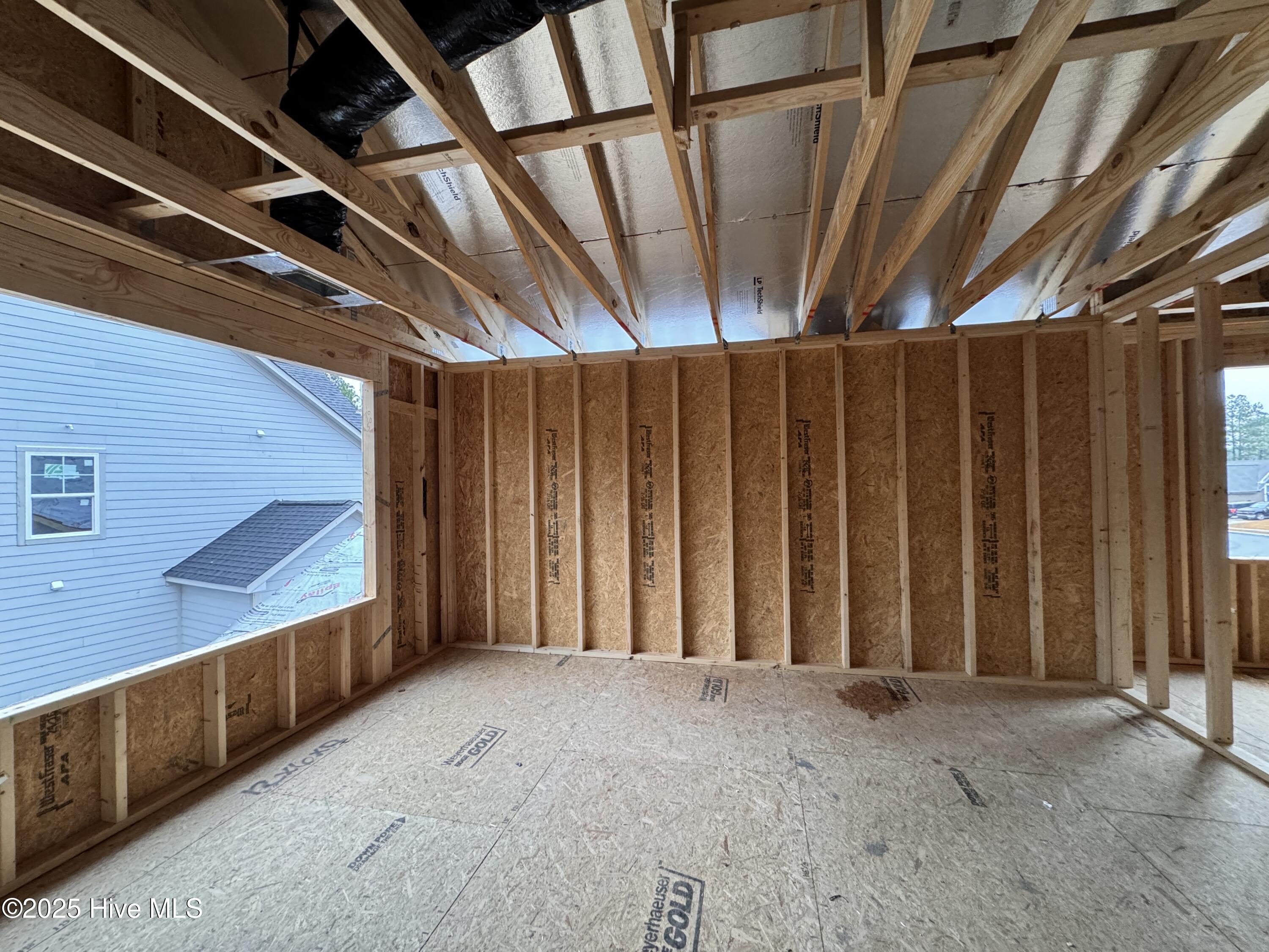 432 Redwater Trail, 595