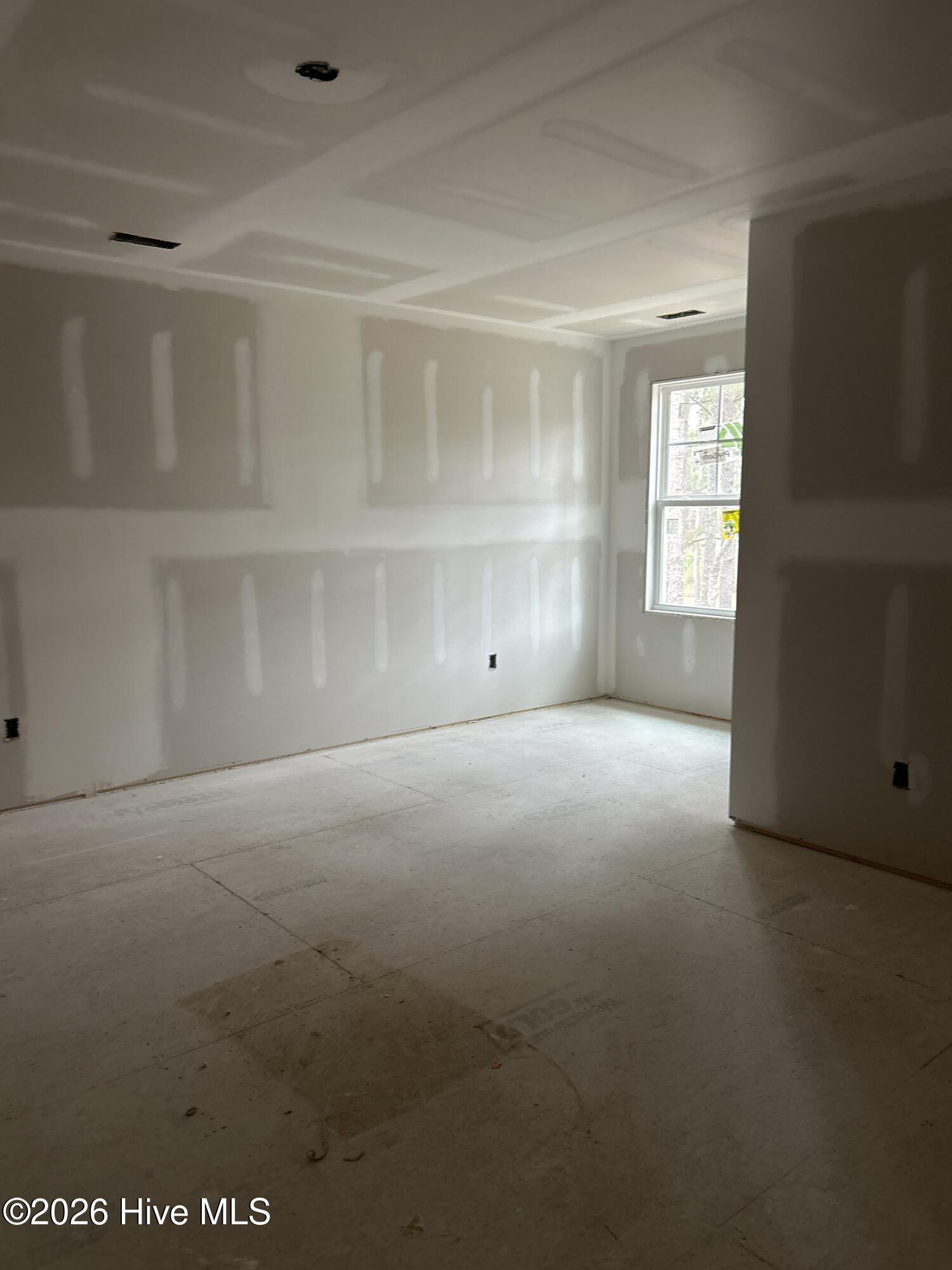 432 Redwater Trail, 595