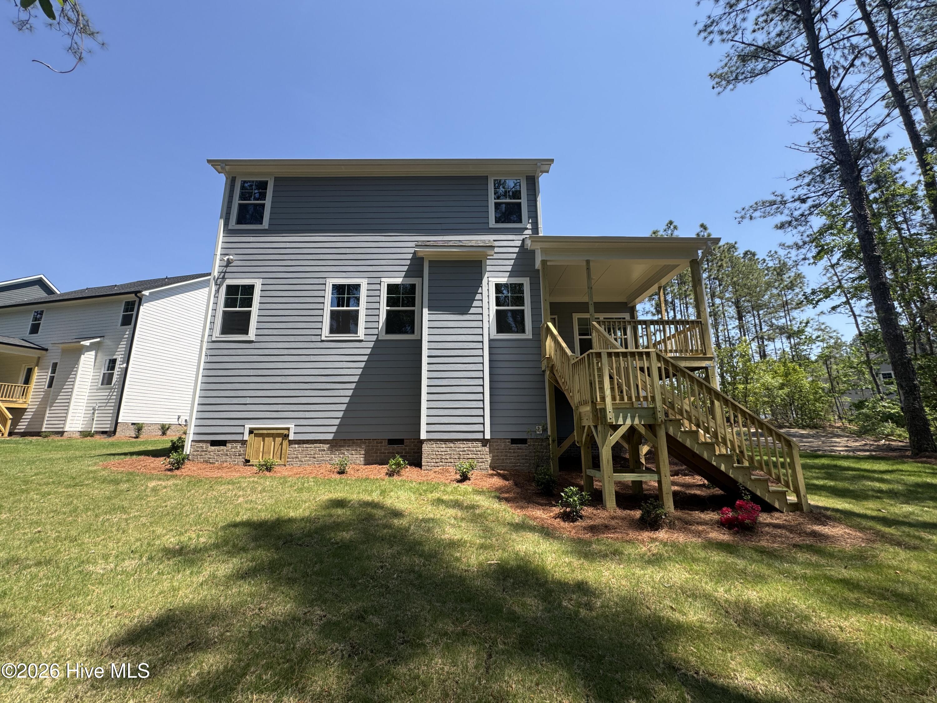 432 Redwater Trail, 595