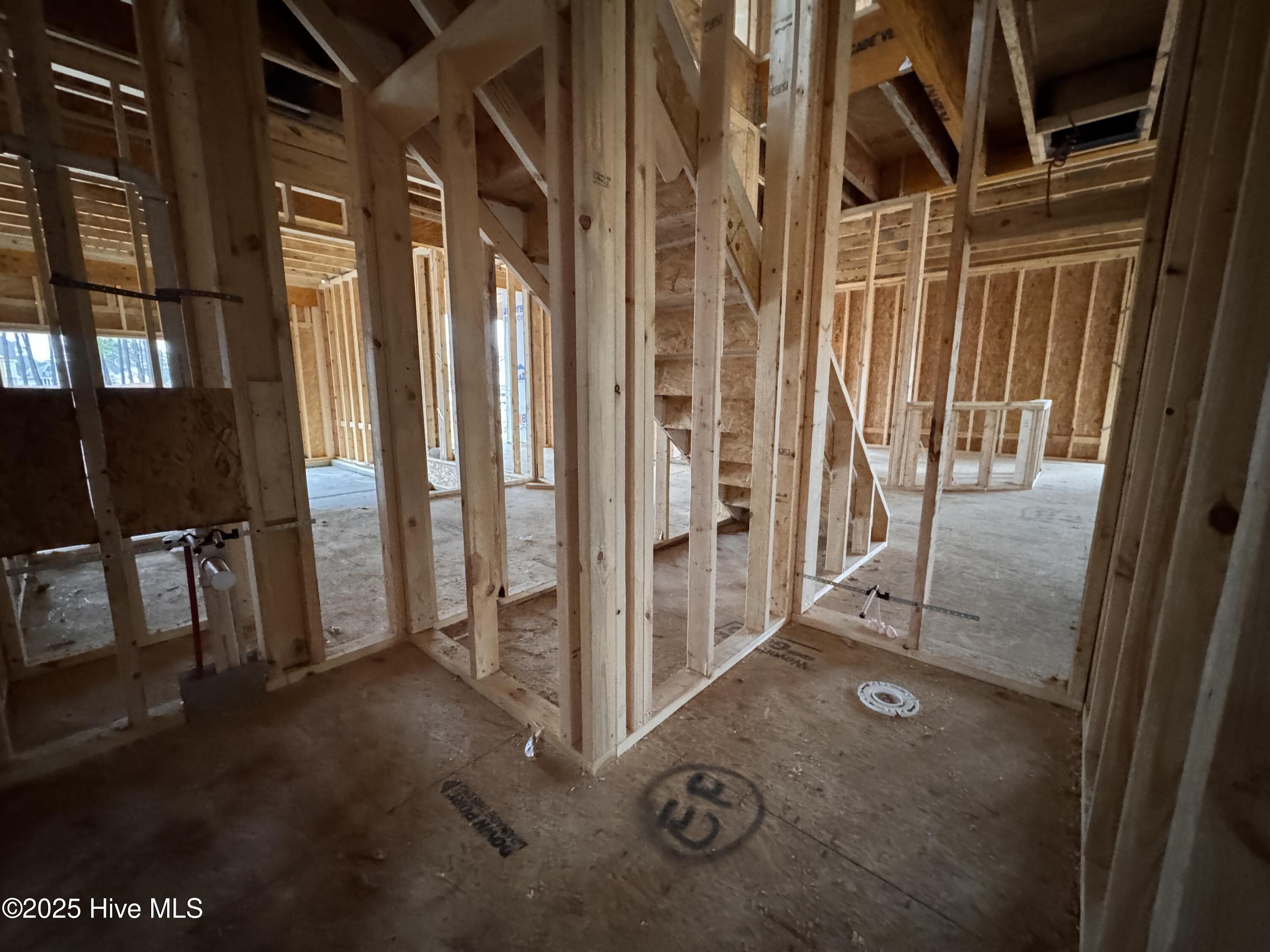 432 Redwater Trail, 595