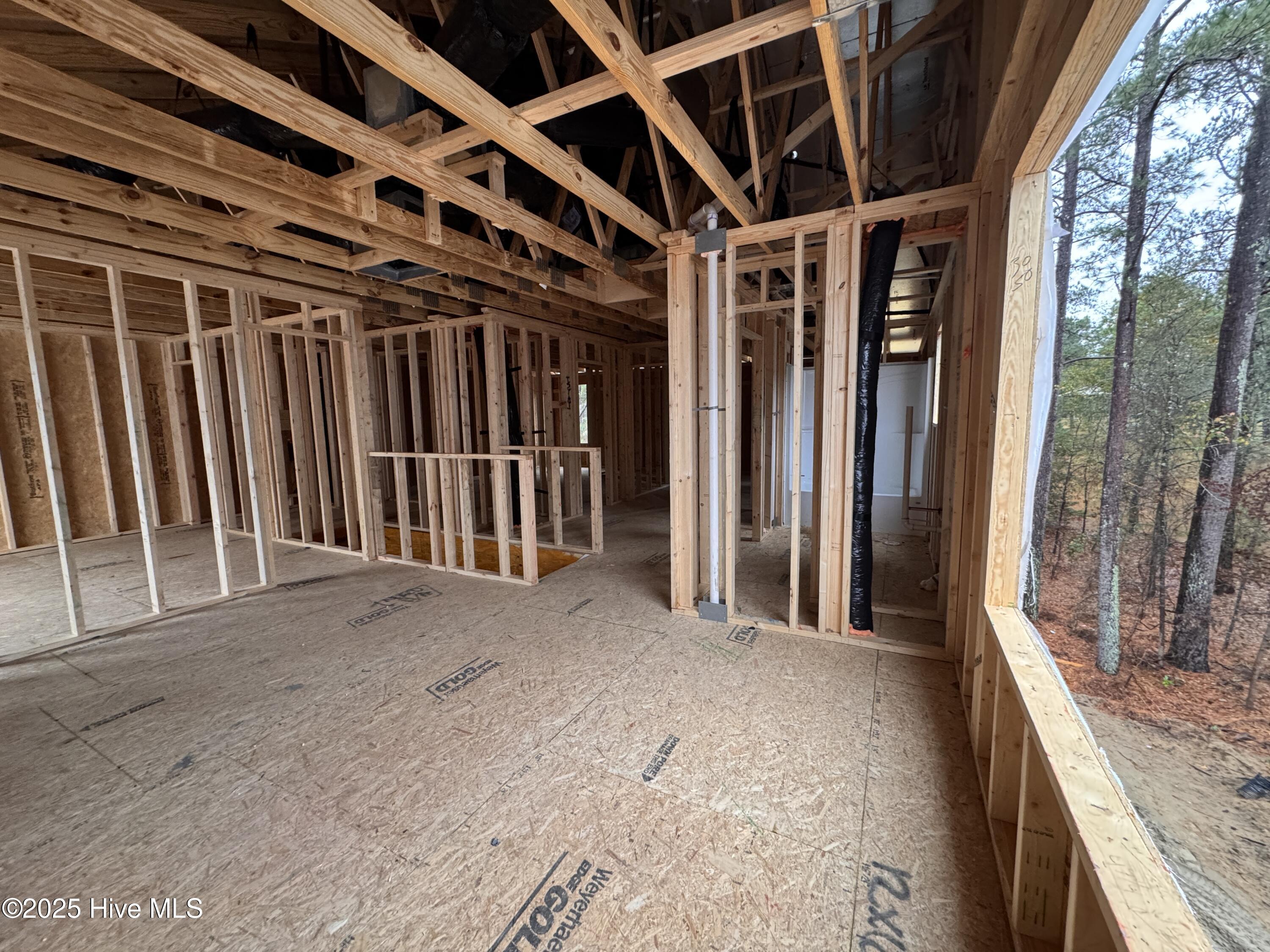 432 Redwater Trail, 595