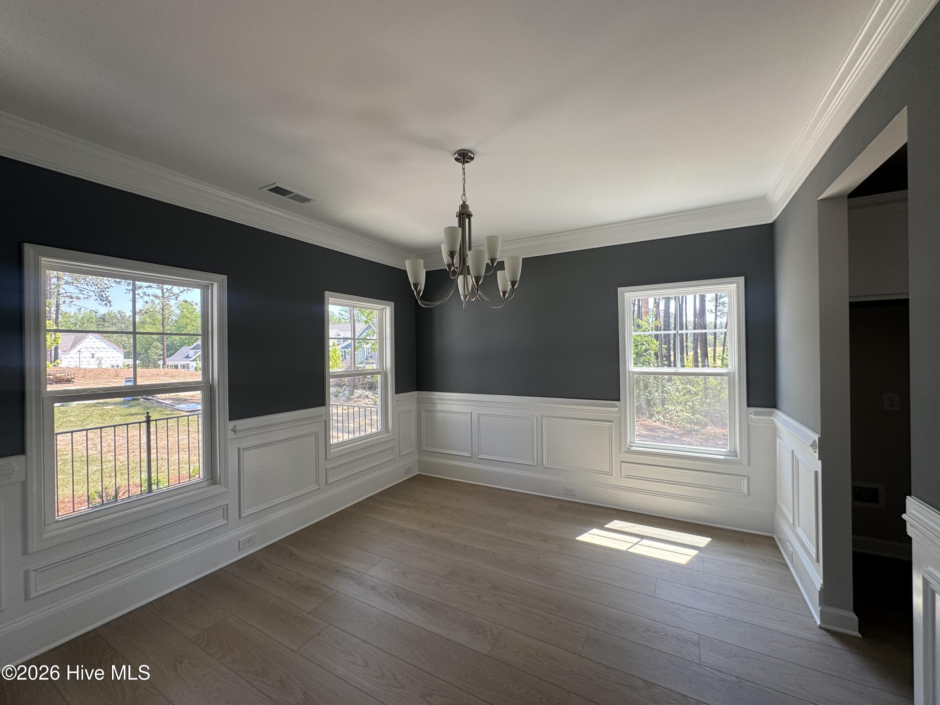 432 Redwater Trail, 595