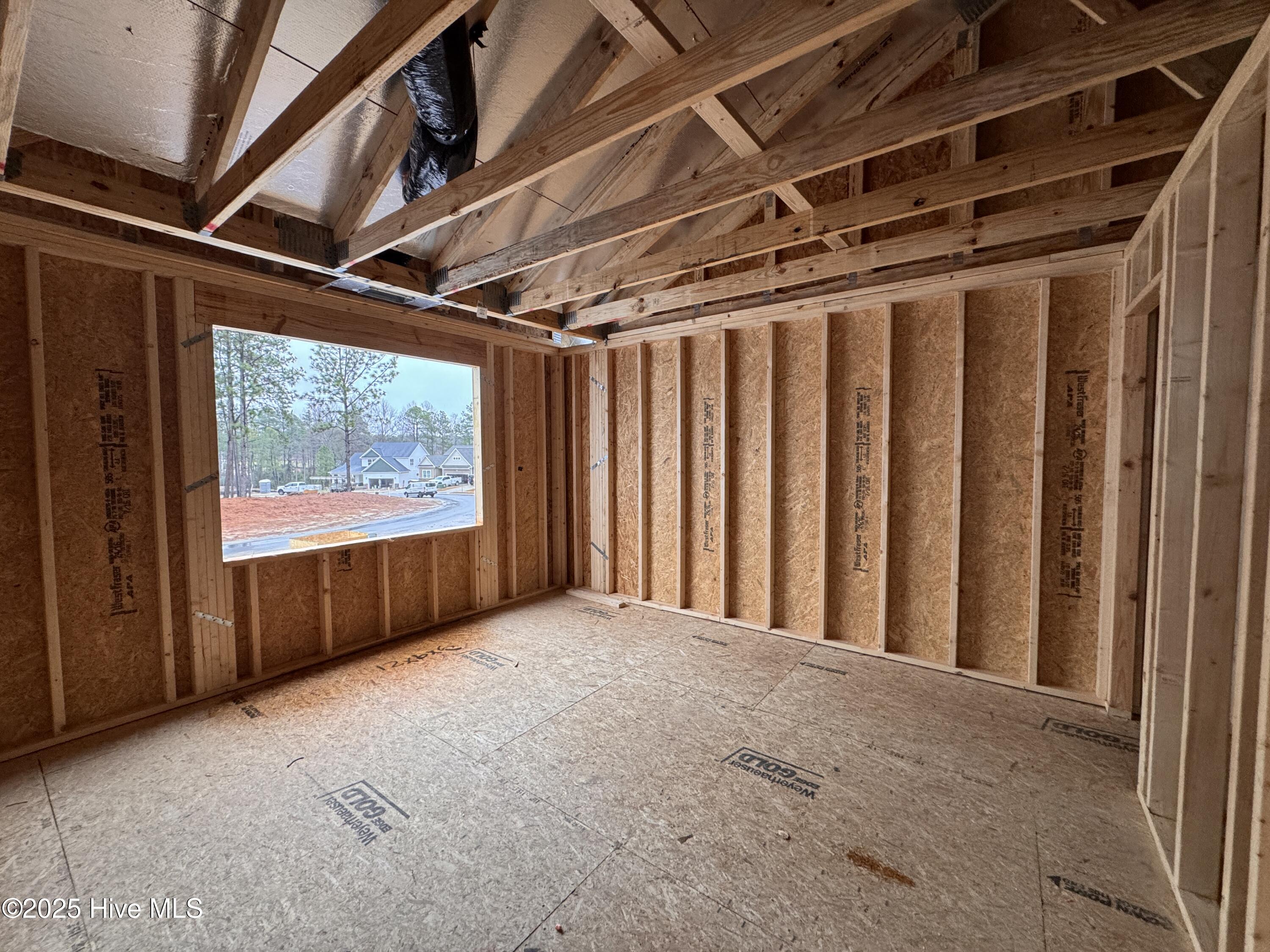 432 Redwater Trail, 595