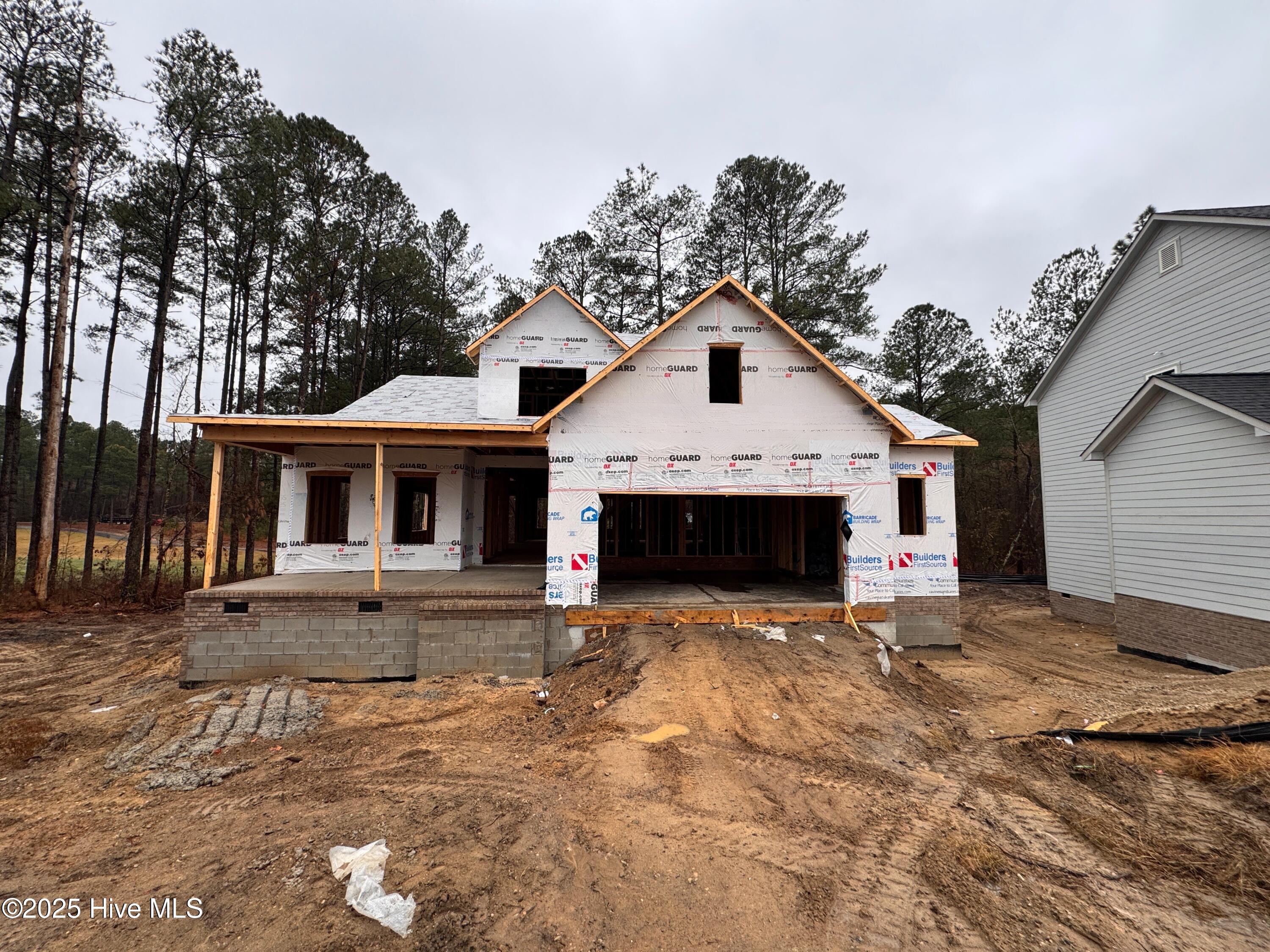 432 Redwater Trail, 595