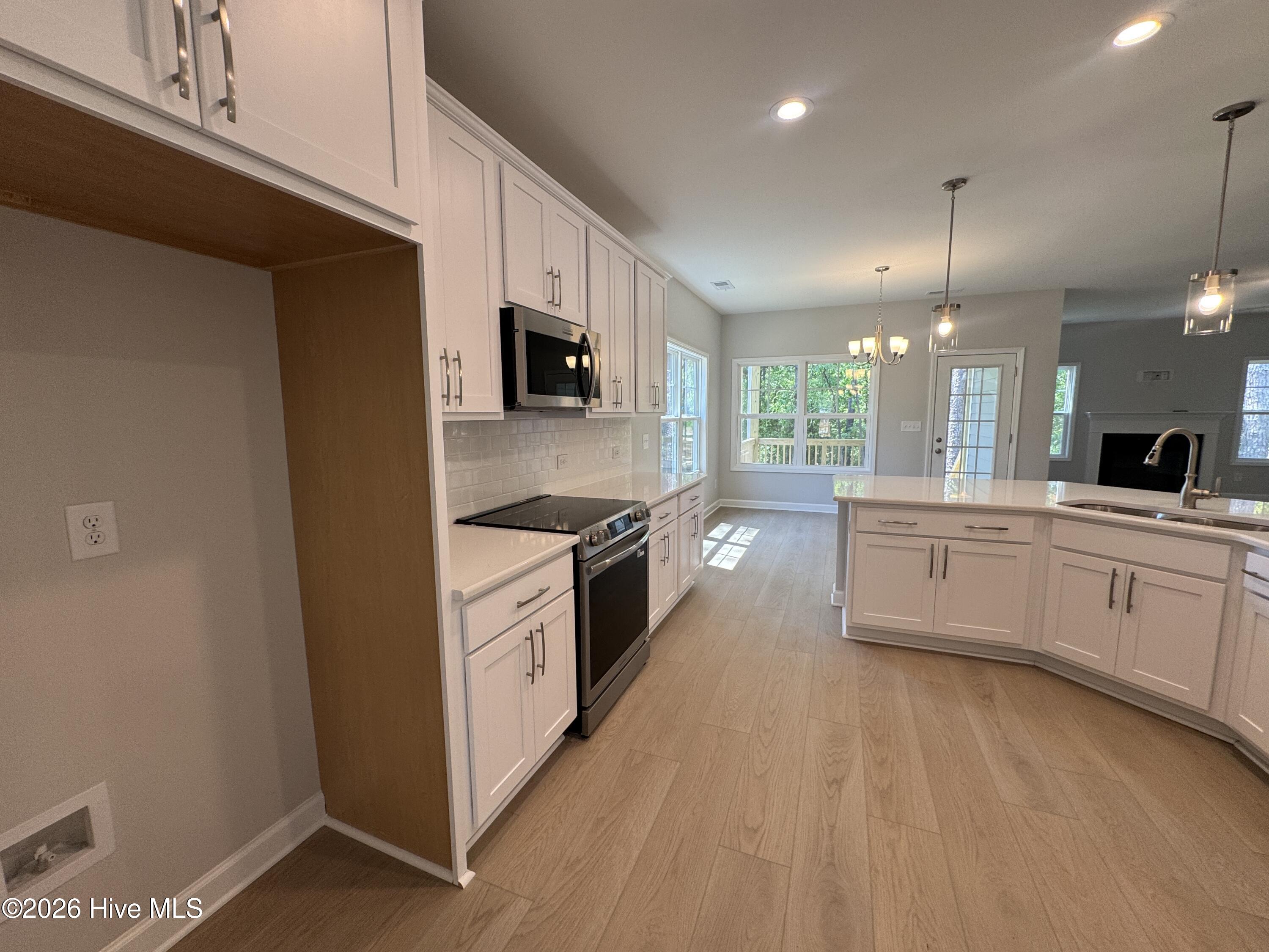 432 Redwater Trail, 595