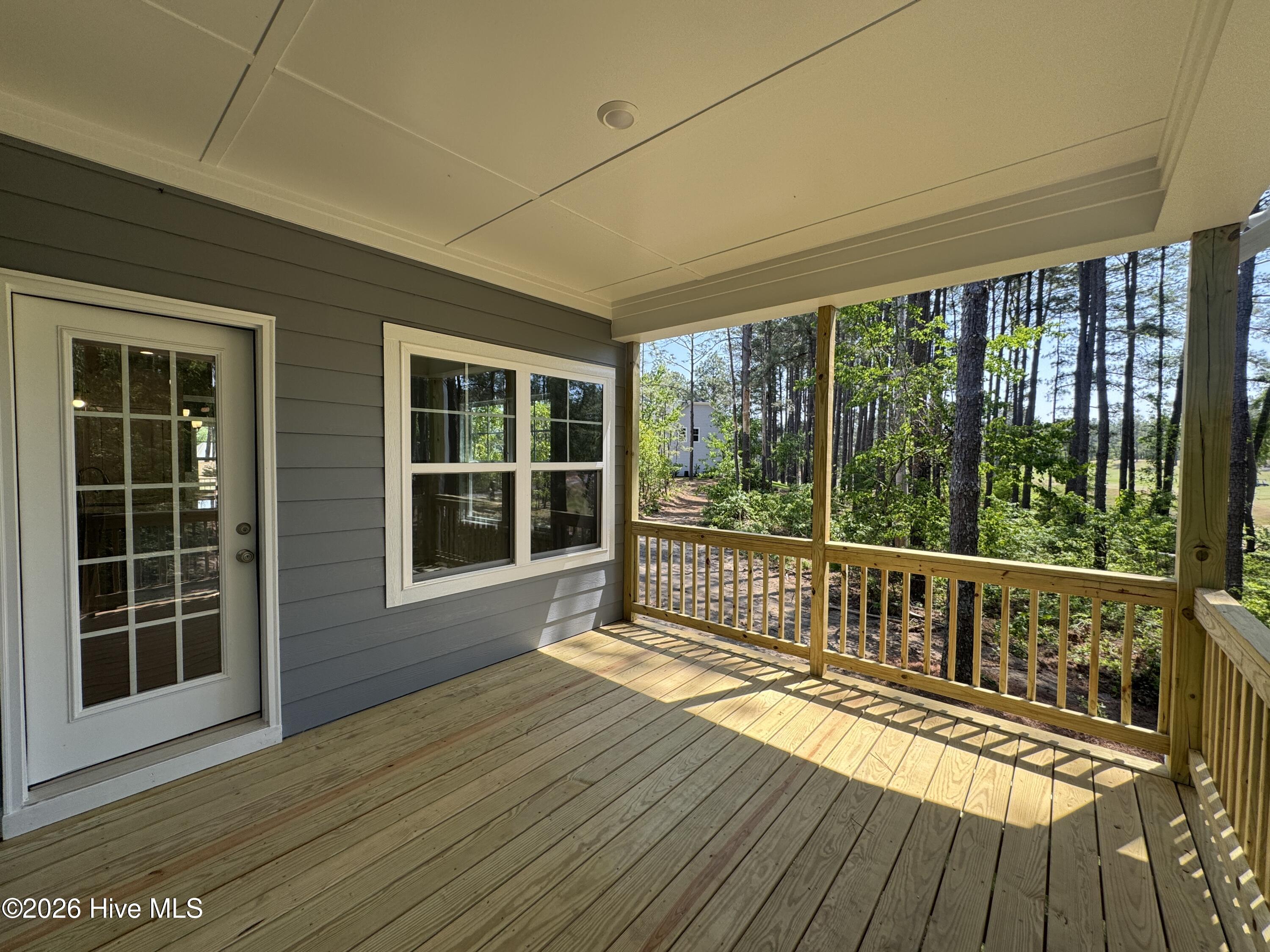 432 Redwater Trail, 595