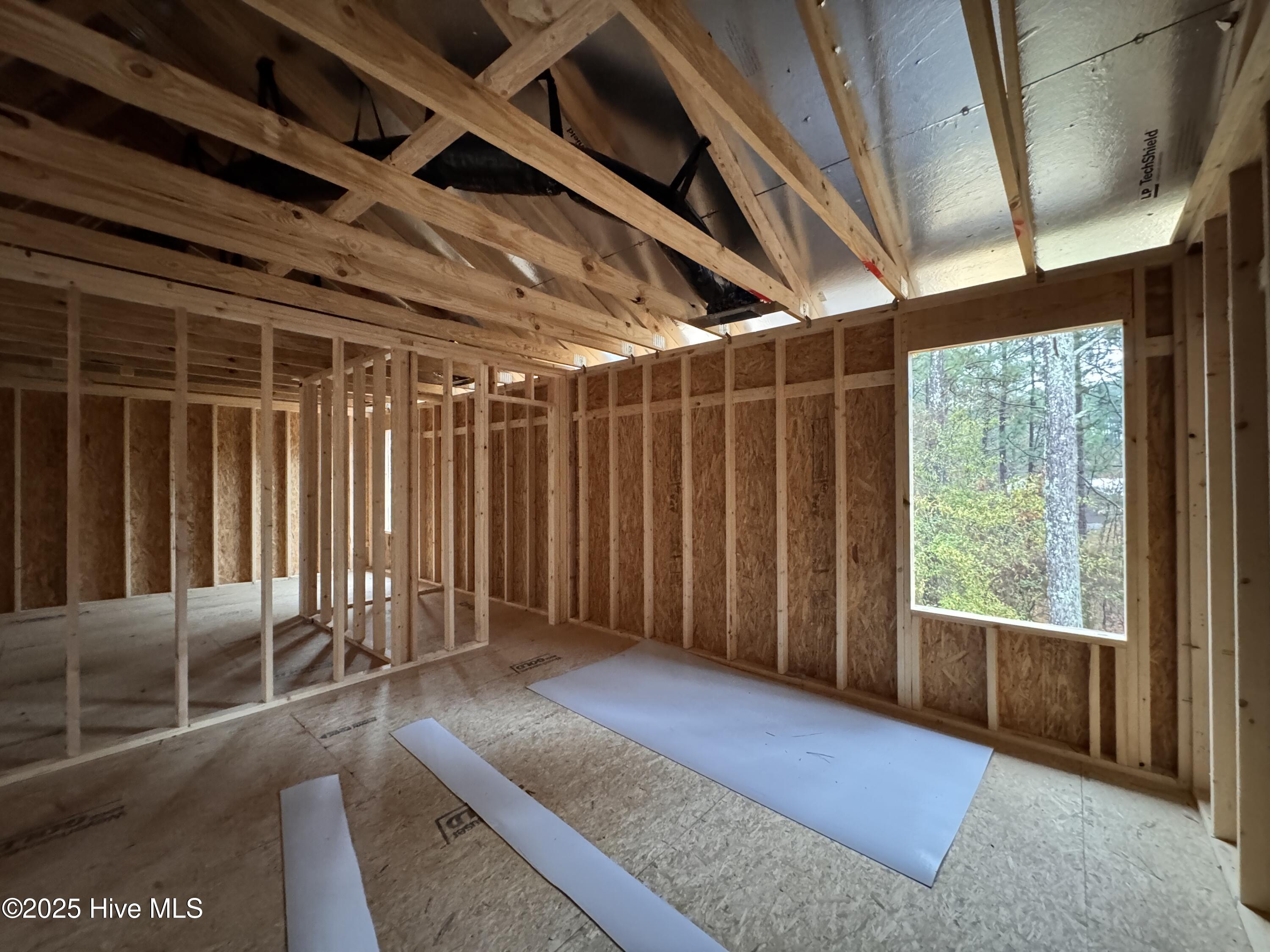 432 Redwater Trail, 595