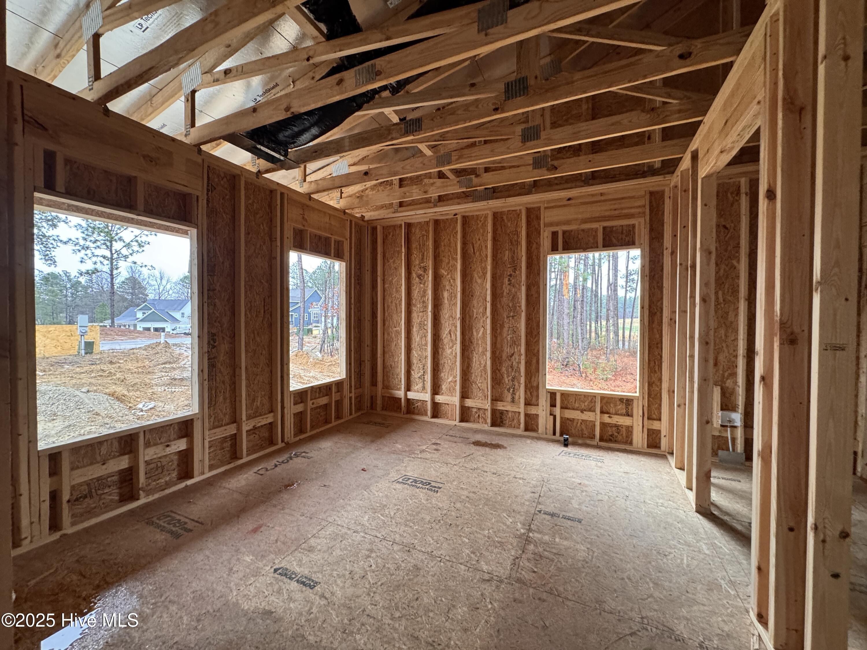 432 Redwater Trail, 595