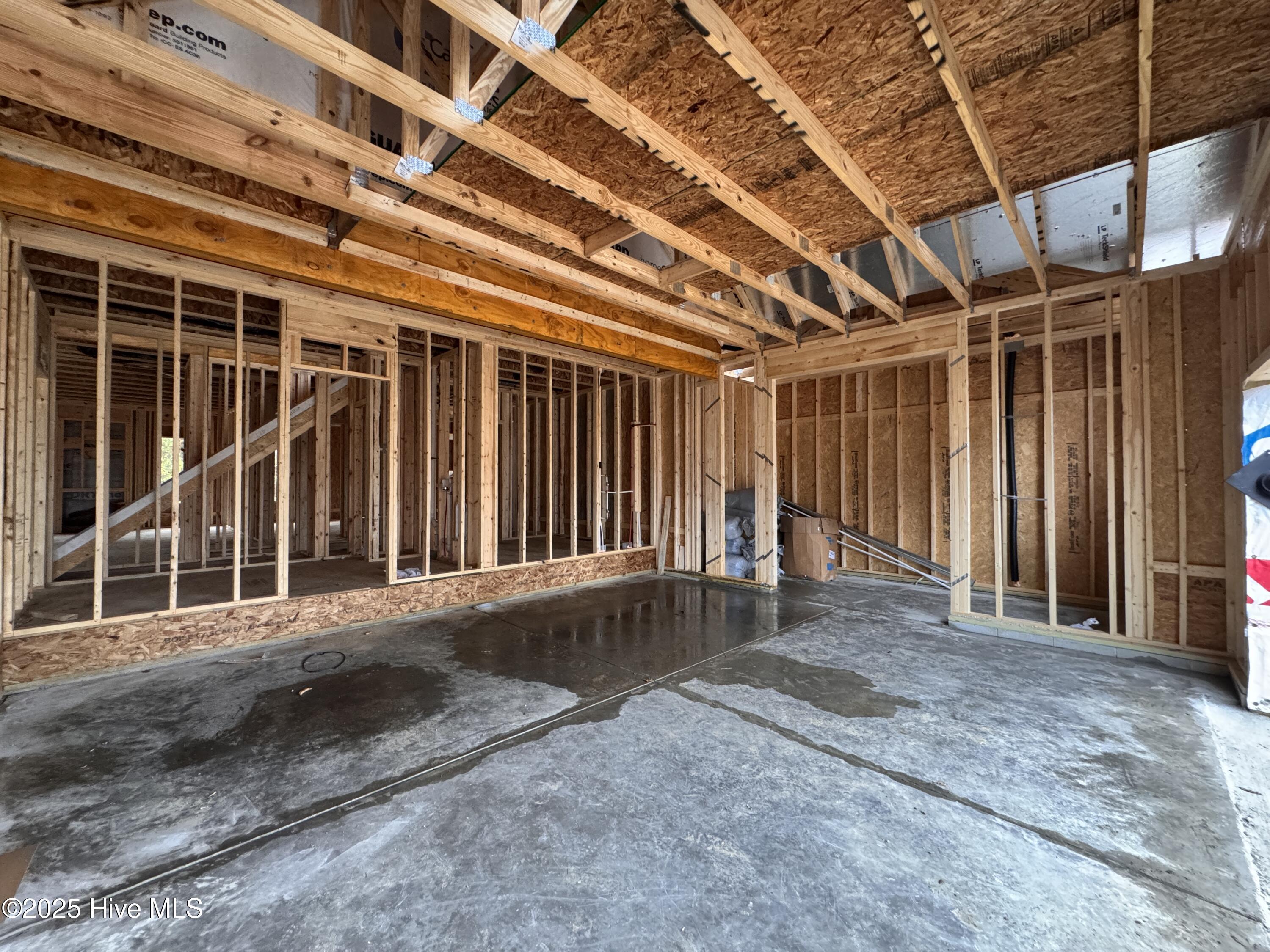 432 Redwater Trail, 595