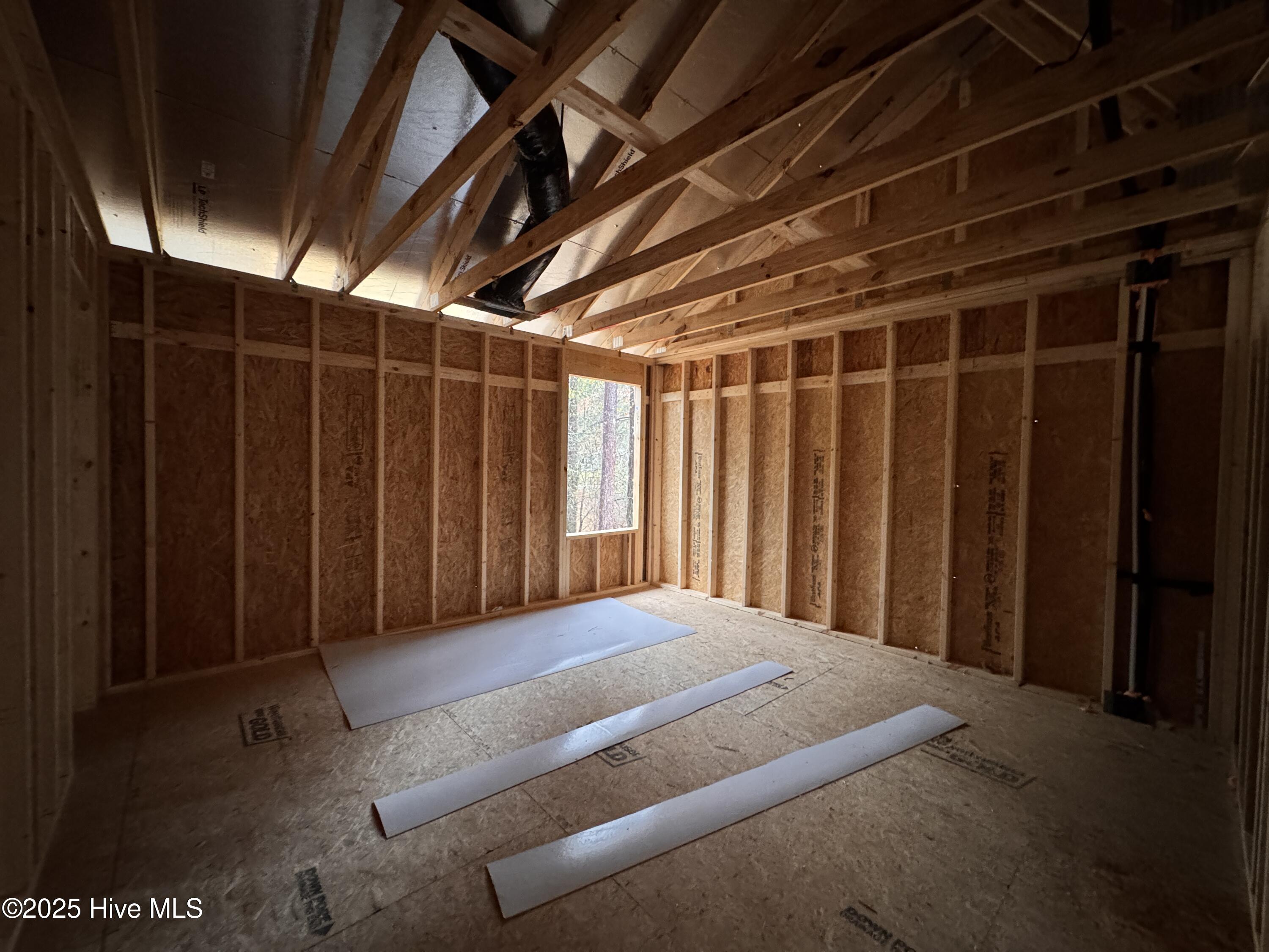 432 Redwater Trail, 595