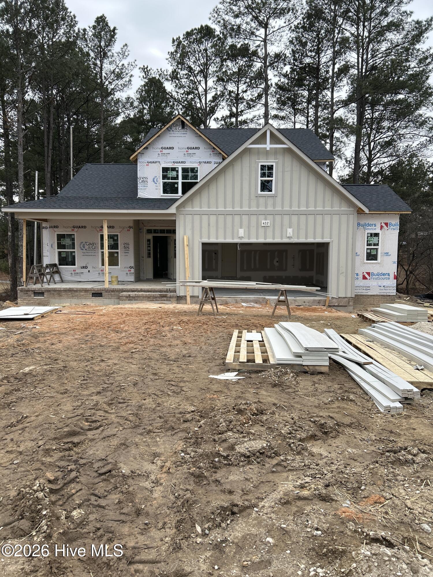 432 Redwater Trail, 595