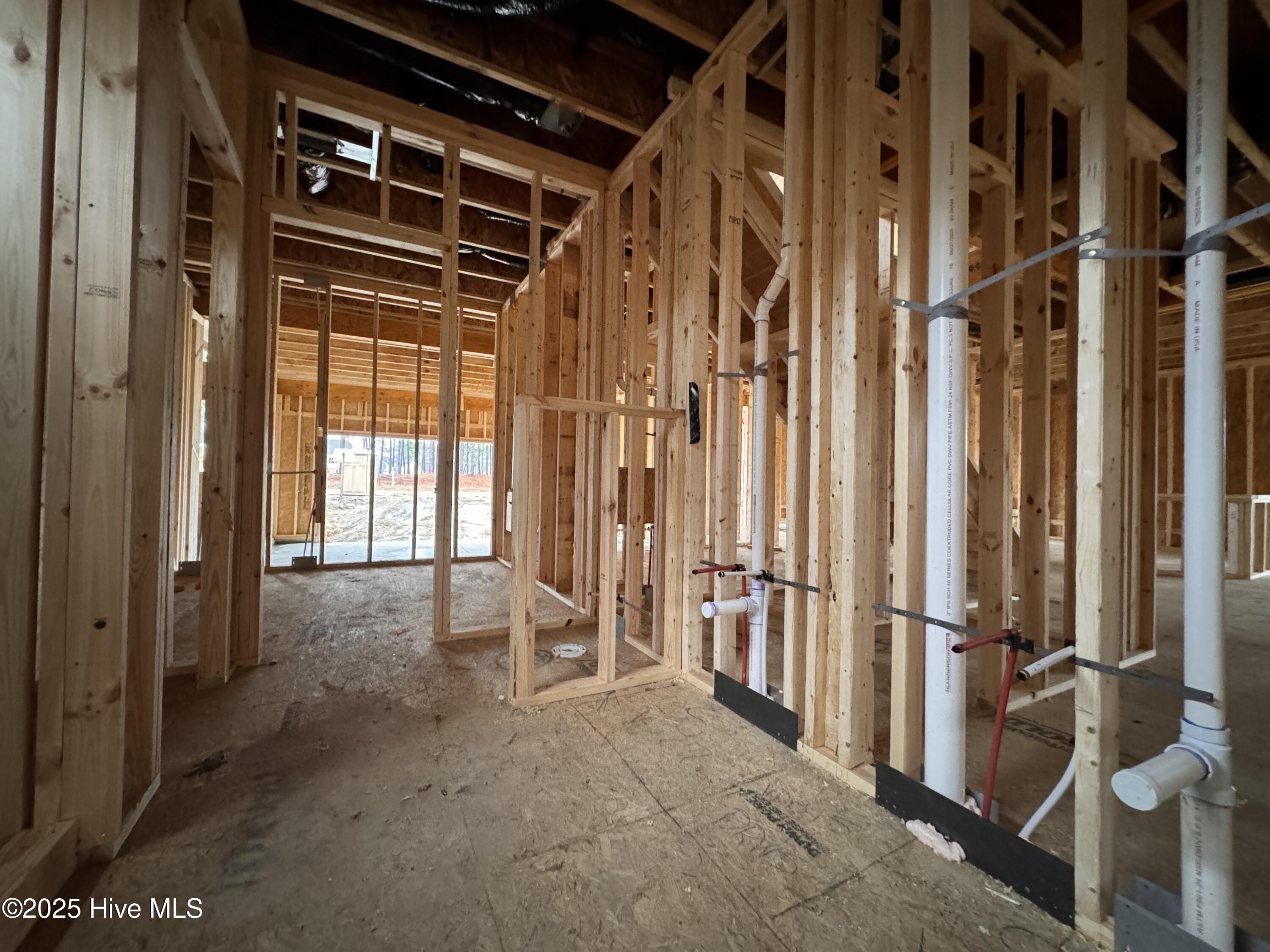 432 Redwater Trail, 595