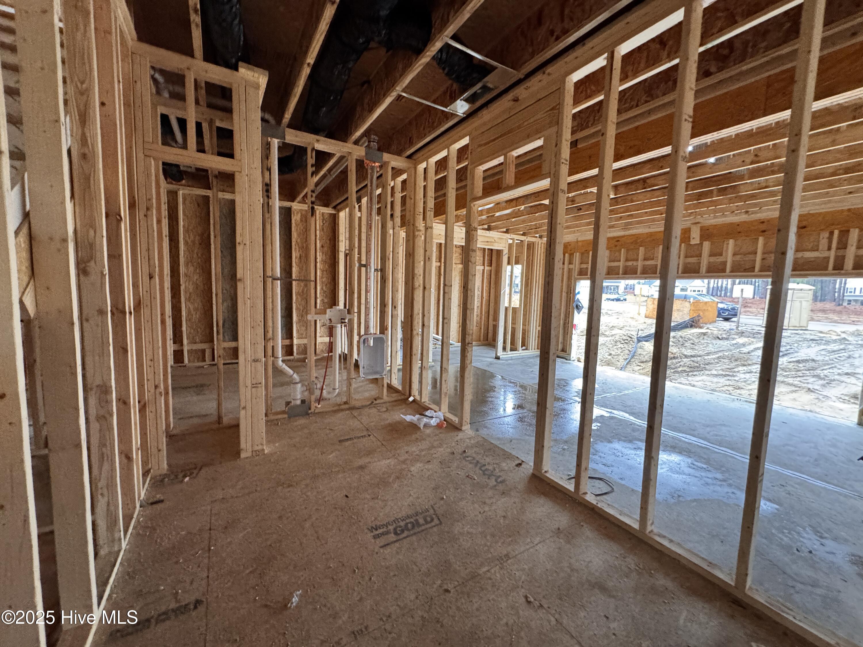 432 Redwater Trail, 595