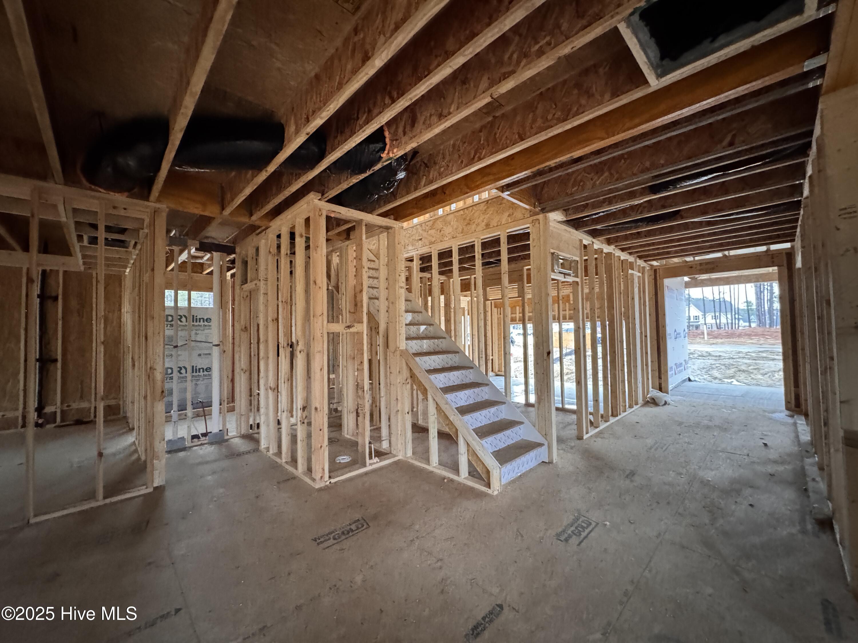 432 Redwater Trail, 595