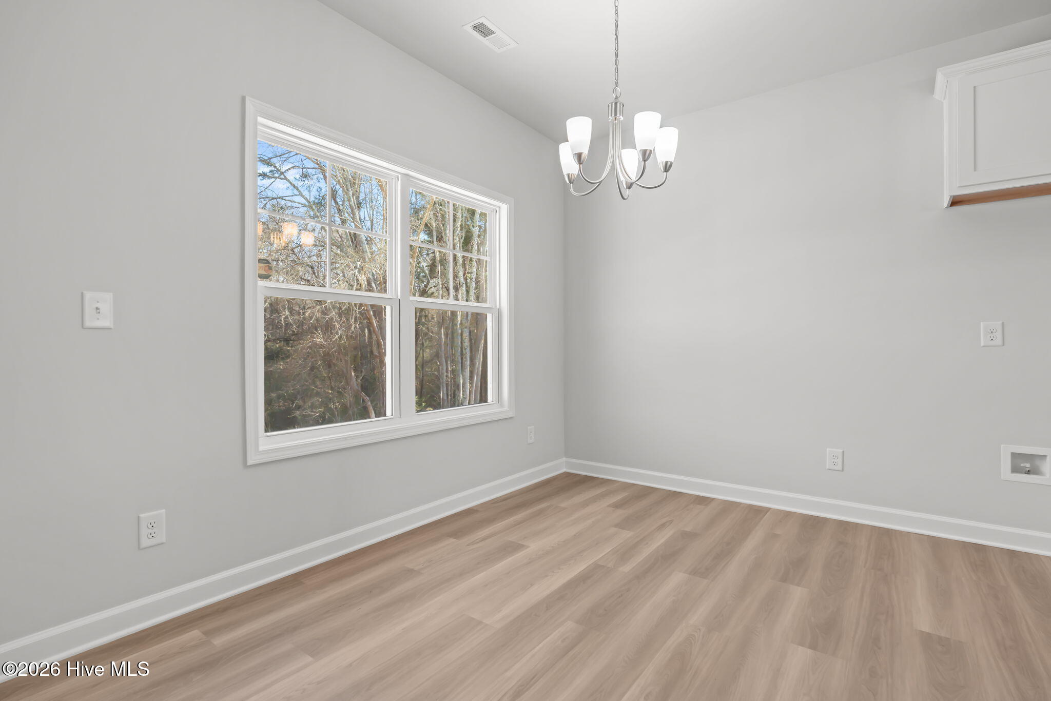 282 Elijah Way, 20