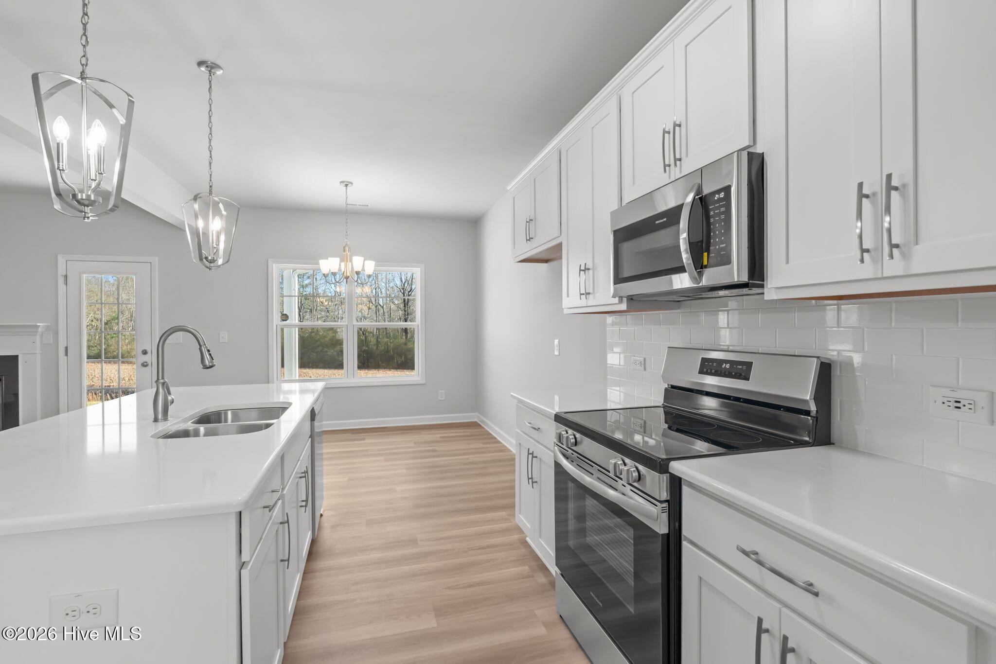 282 Elijah Way, 20