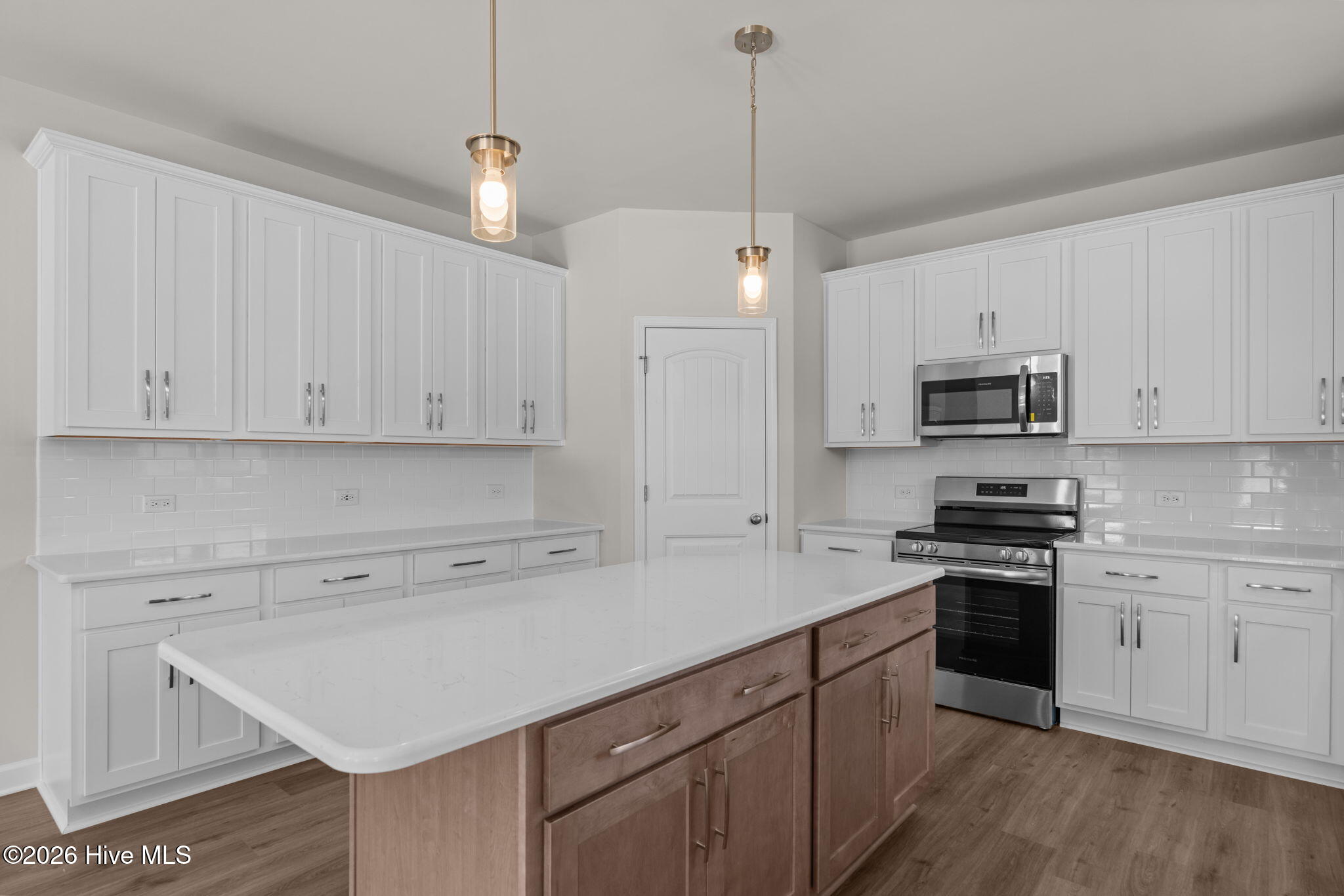 290 Elijah Way, 22