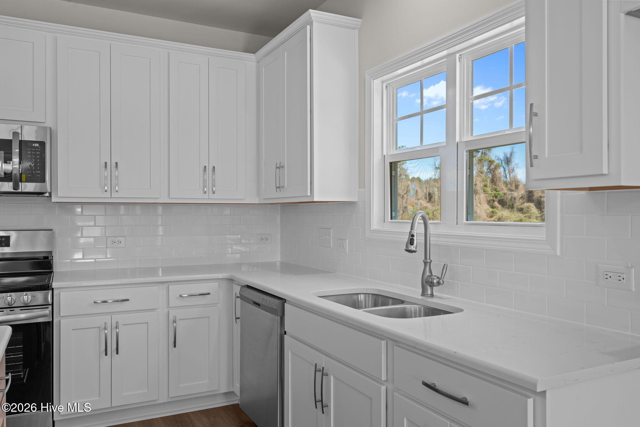 290 Elijah Way, 22