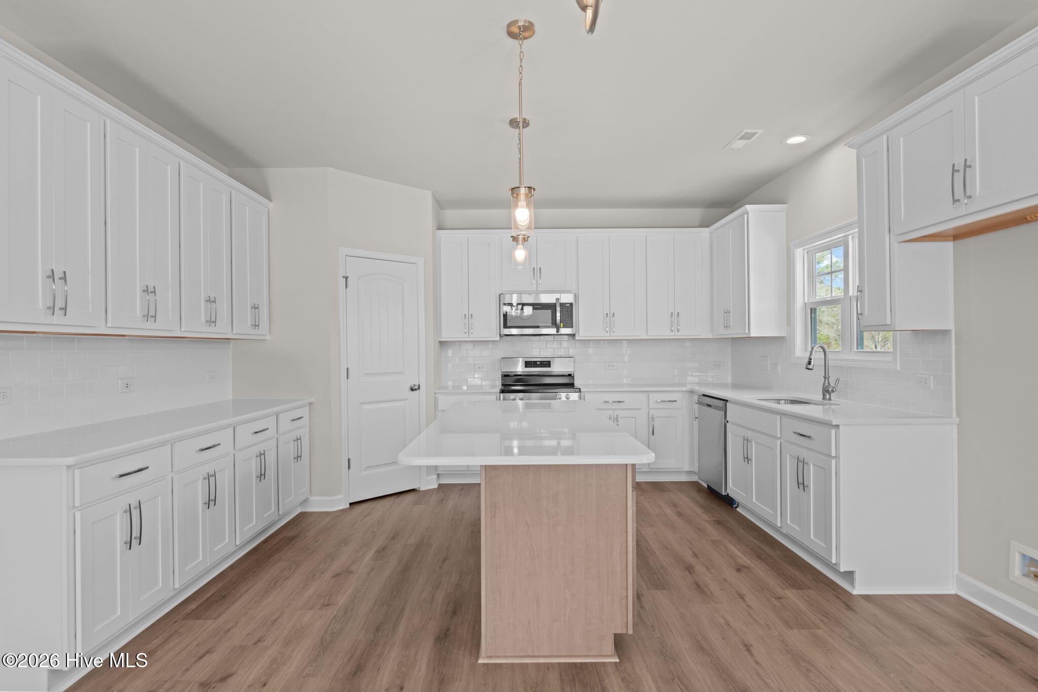290 Elijah Way, 22