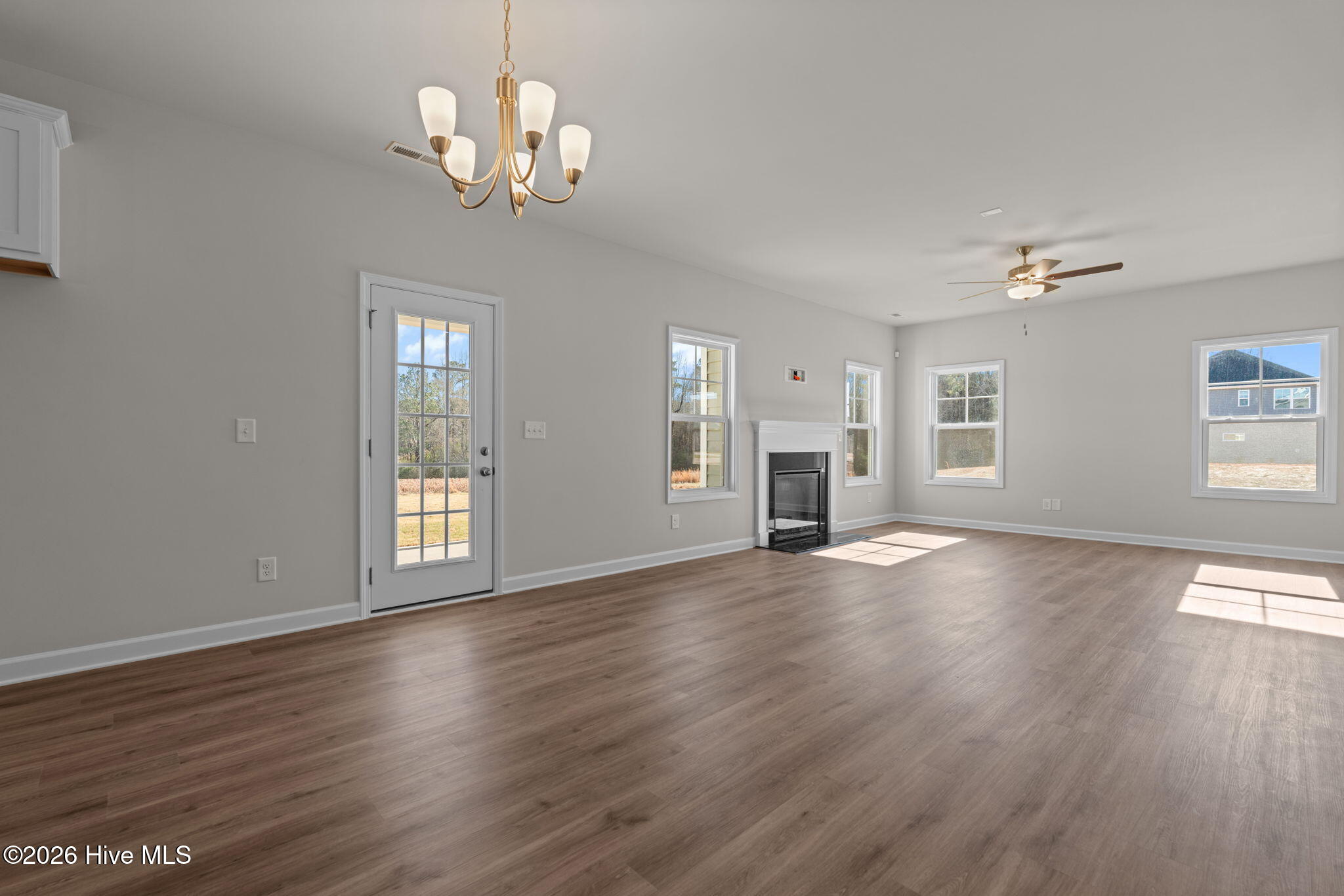 290 Elijah Way, 22